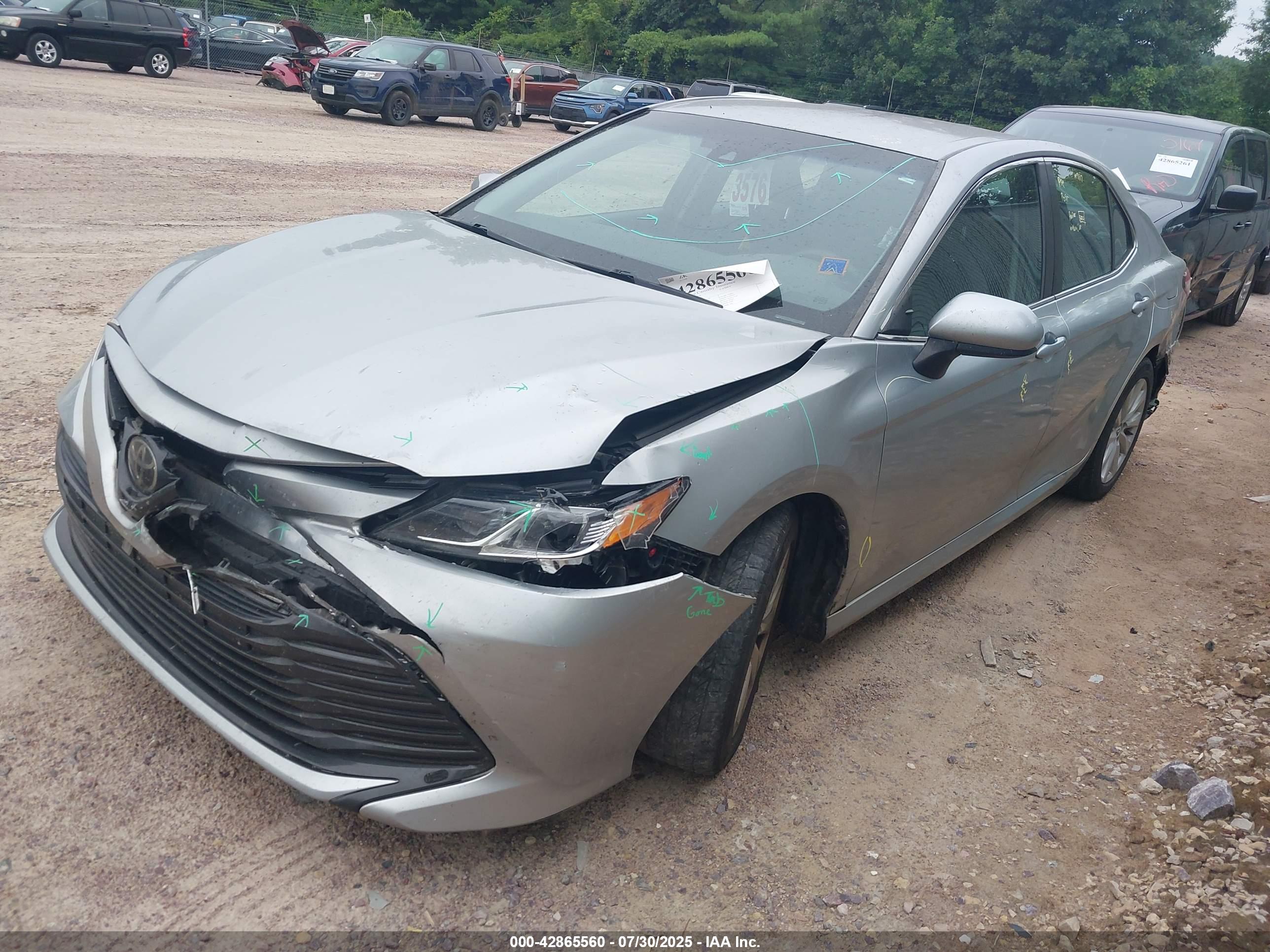 TOYOTA CAMRY image 2