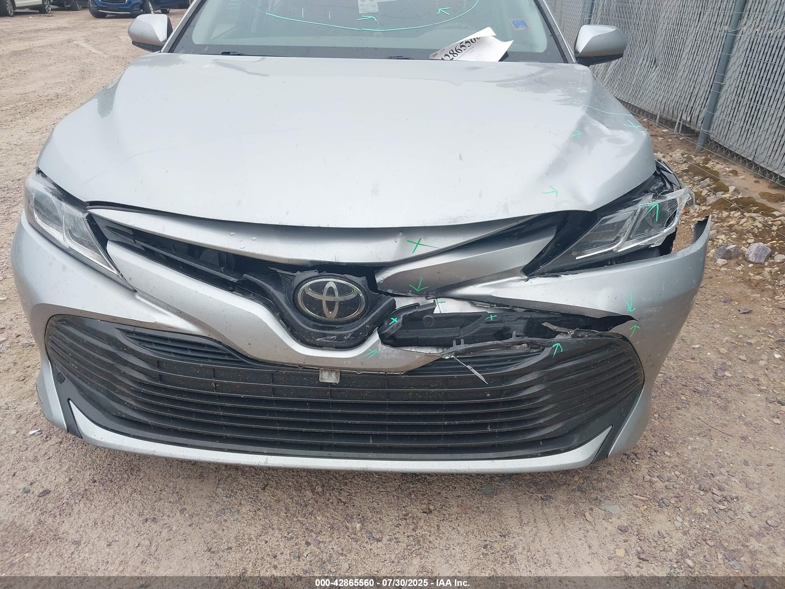TOYOTA CAMRY image 6