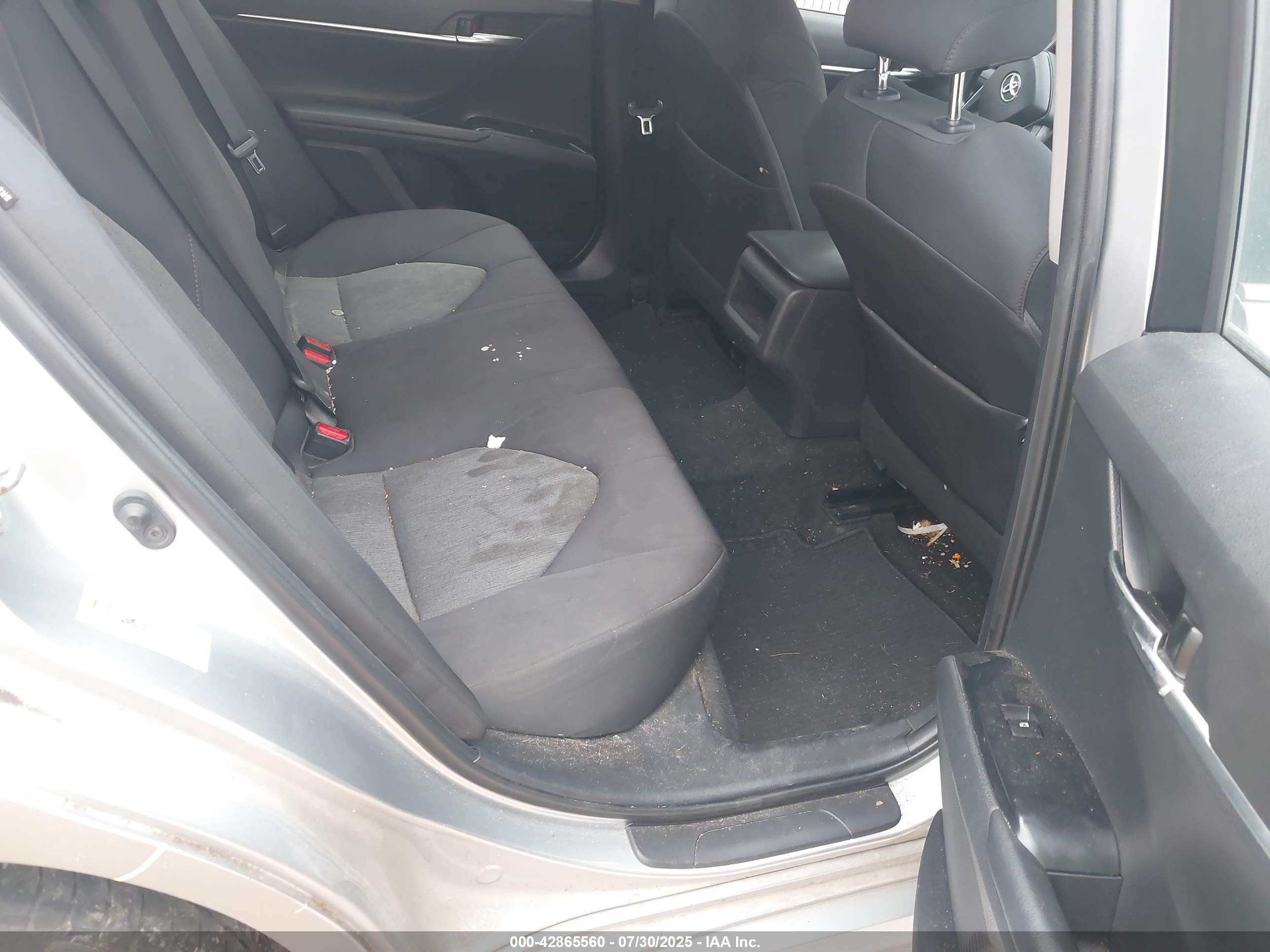 TOYOTA CAMRY image 8