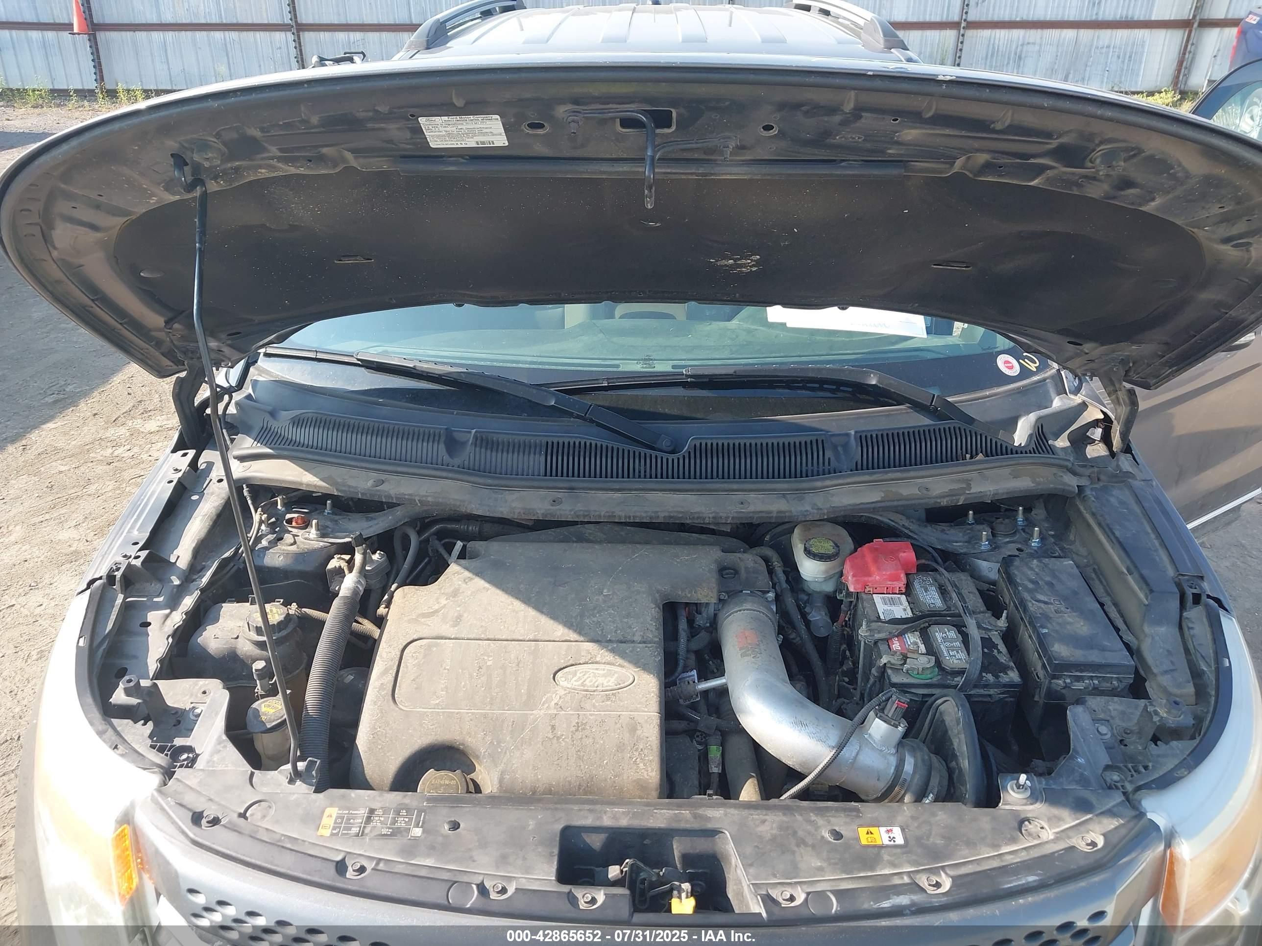 FORD EXPLORER image 10