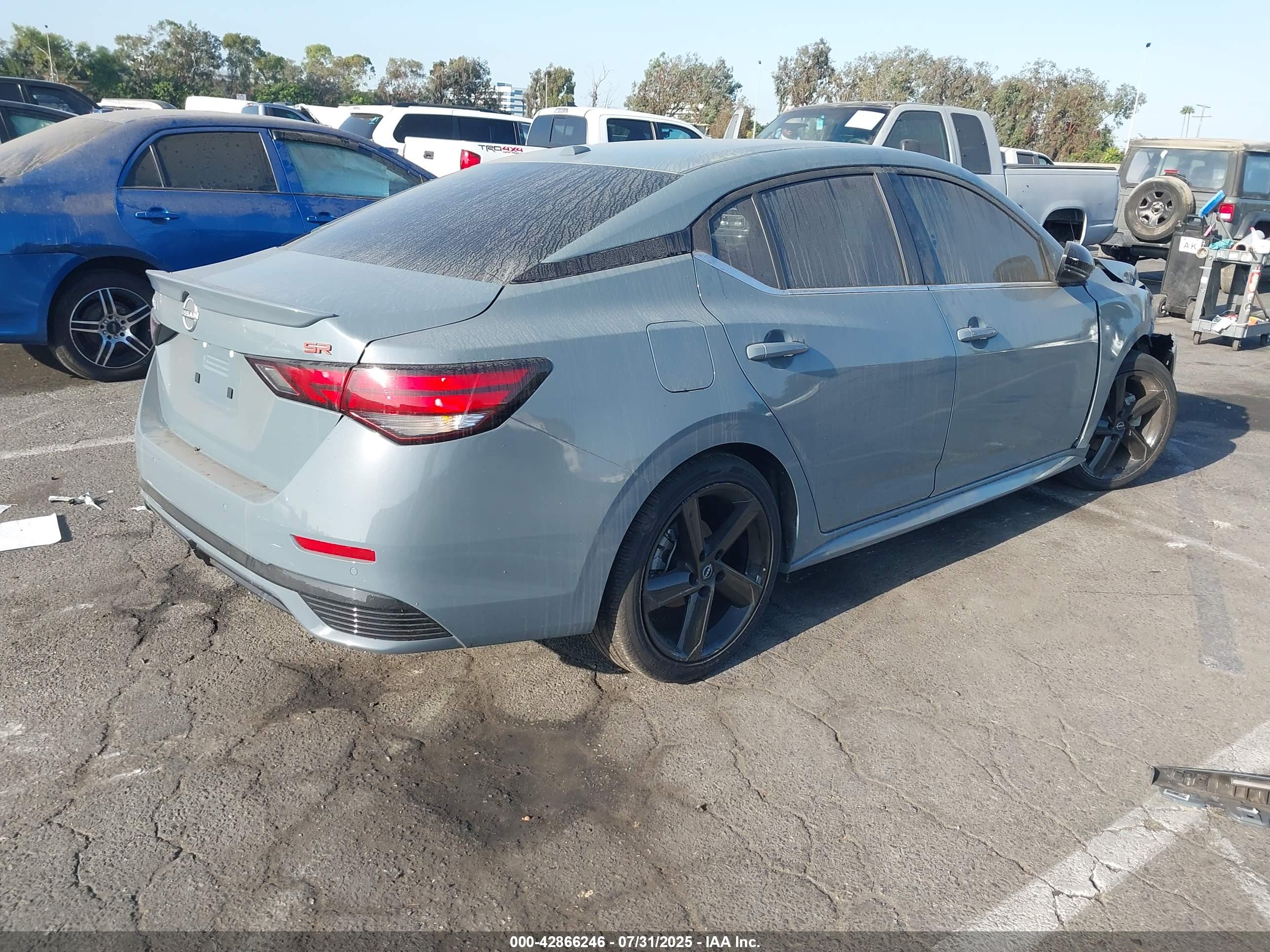NISSAN SENTRA image 4
