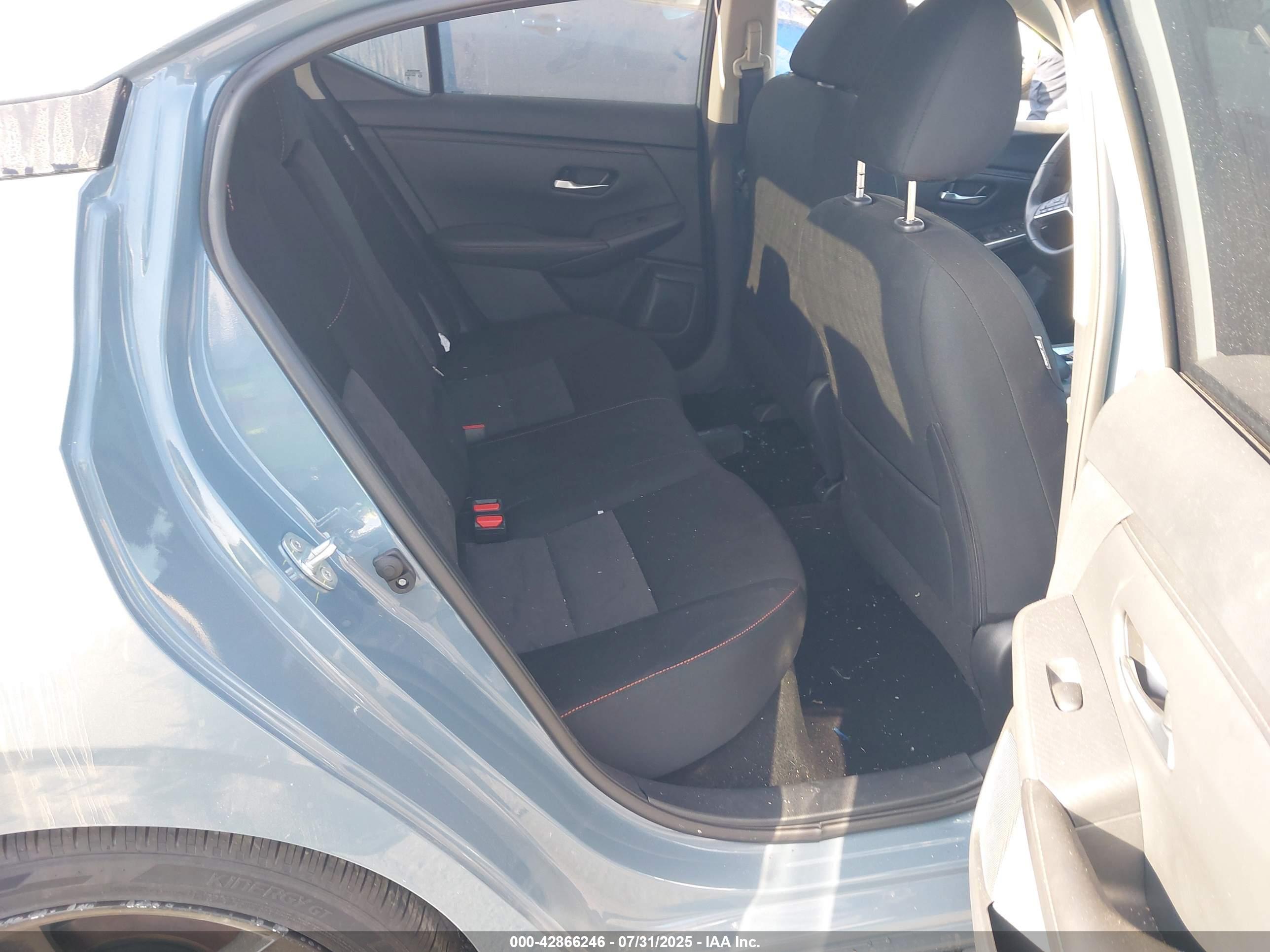 NISSAN SENTRA image 8