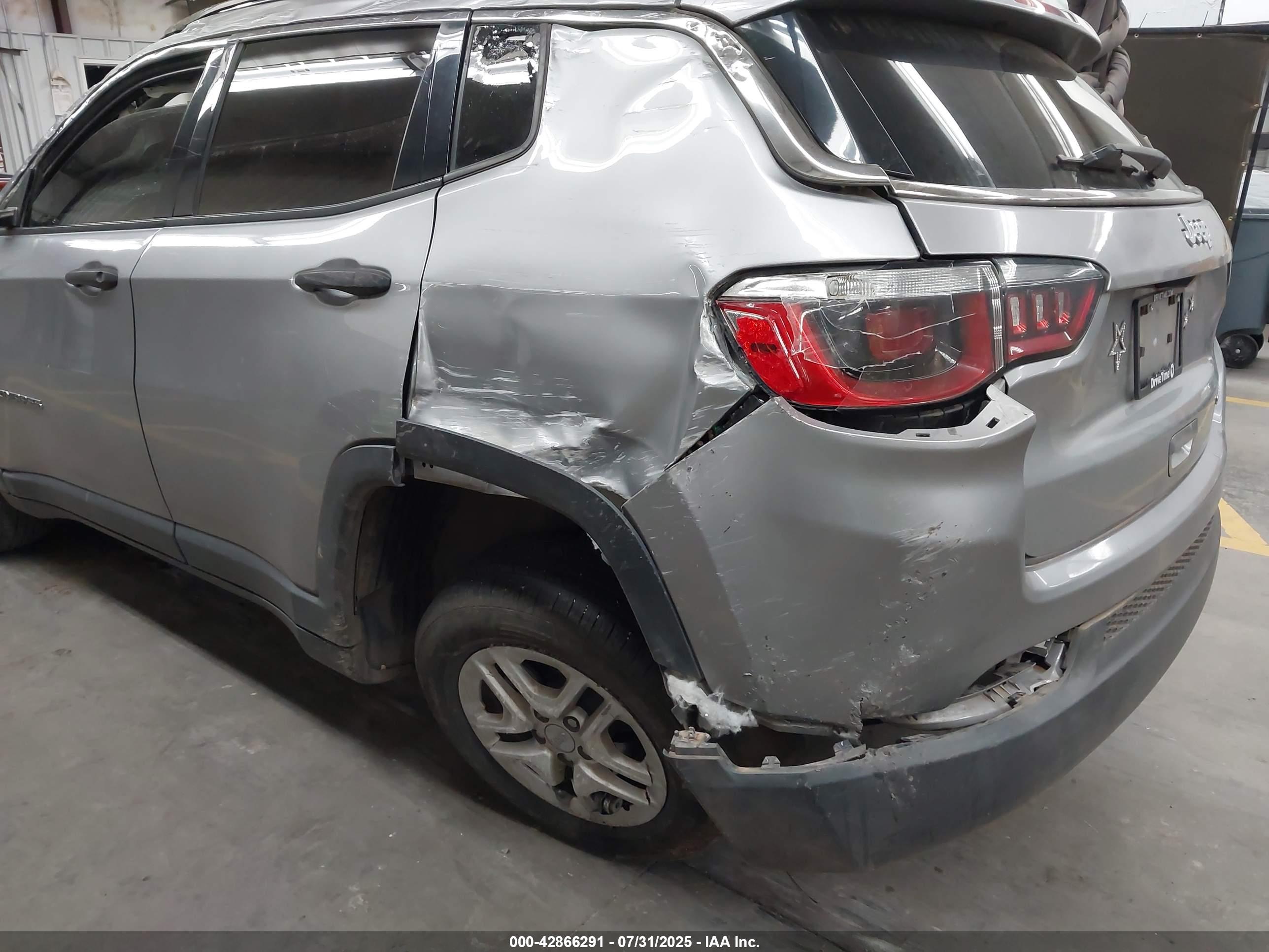 JEEP COMPASS image 6