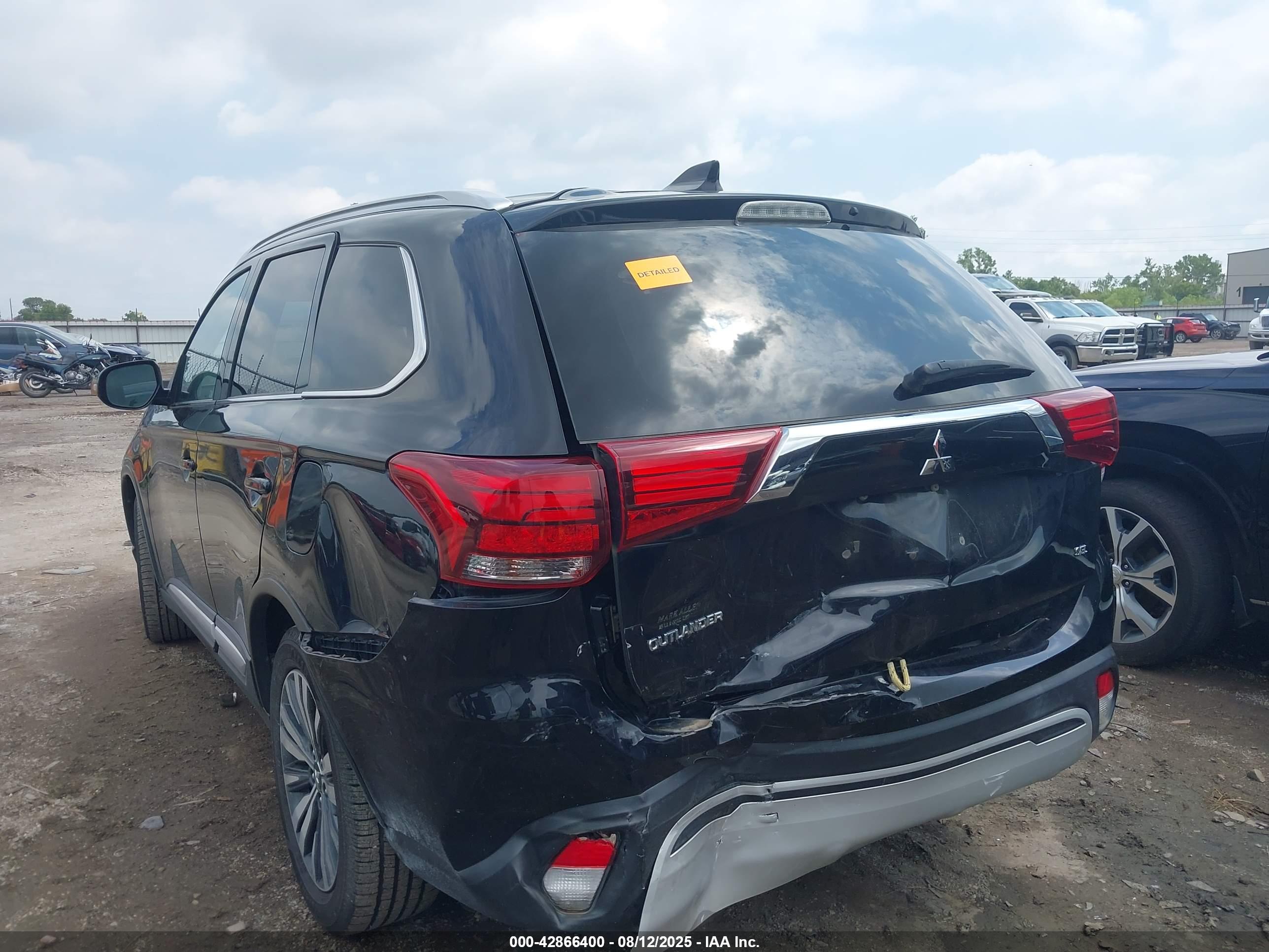 MITSUBISHI OUTLANDER image 3