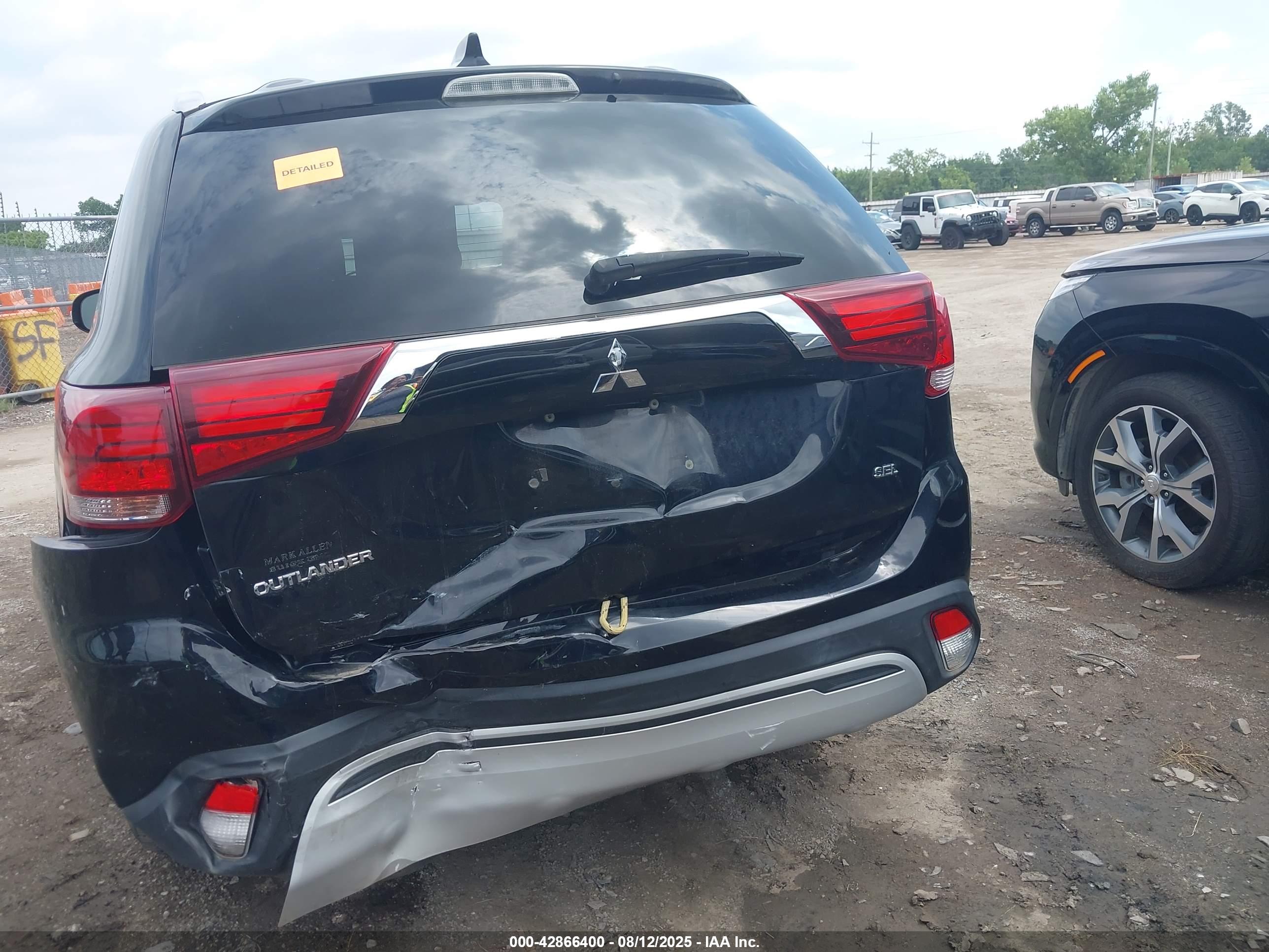 MITSUBISHI OUTLANDER image 6