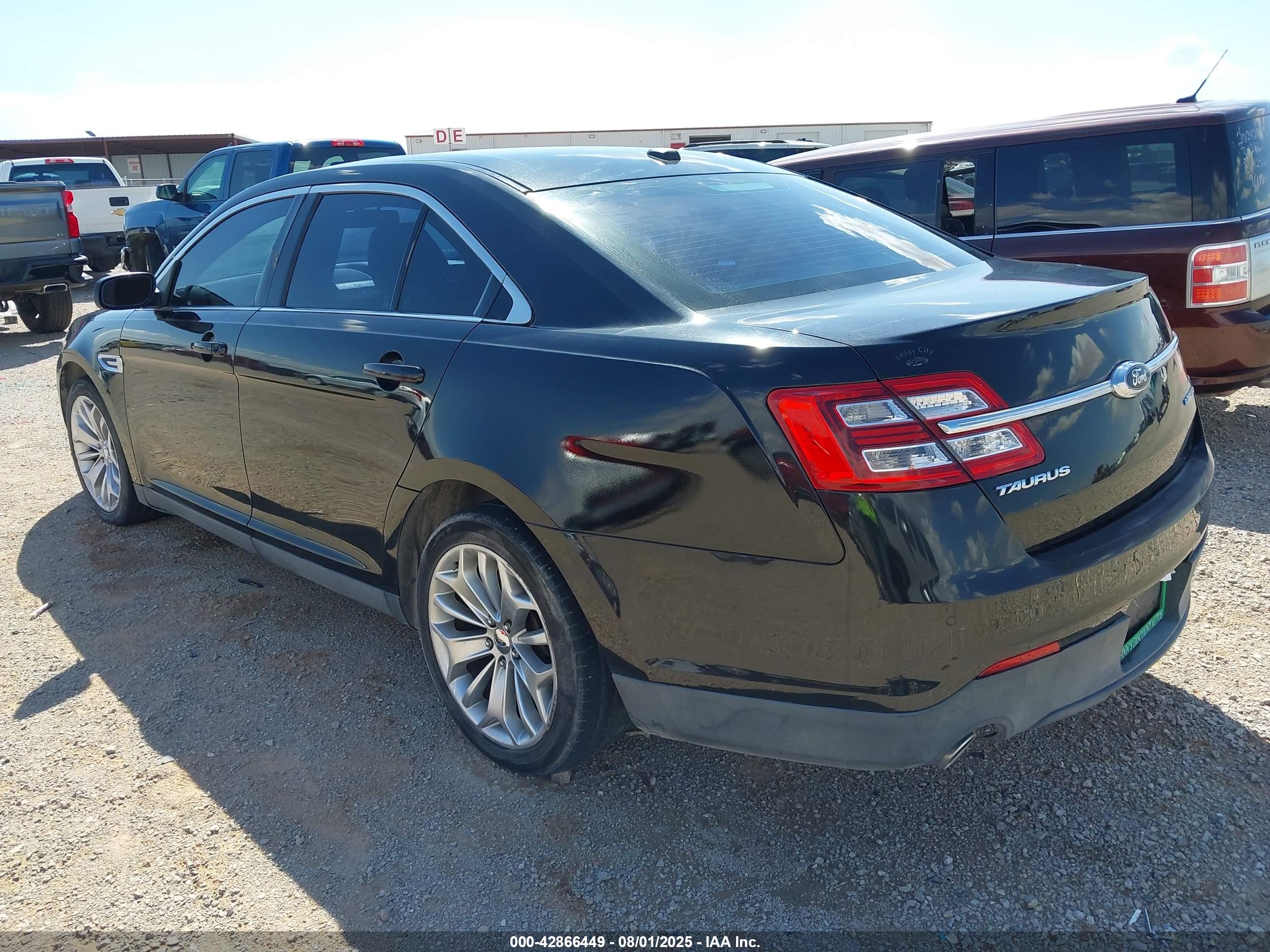 FORD TAURUS image 3