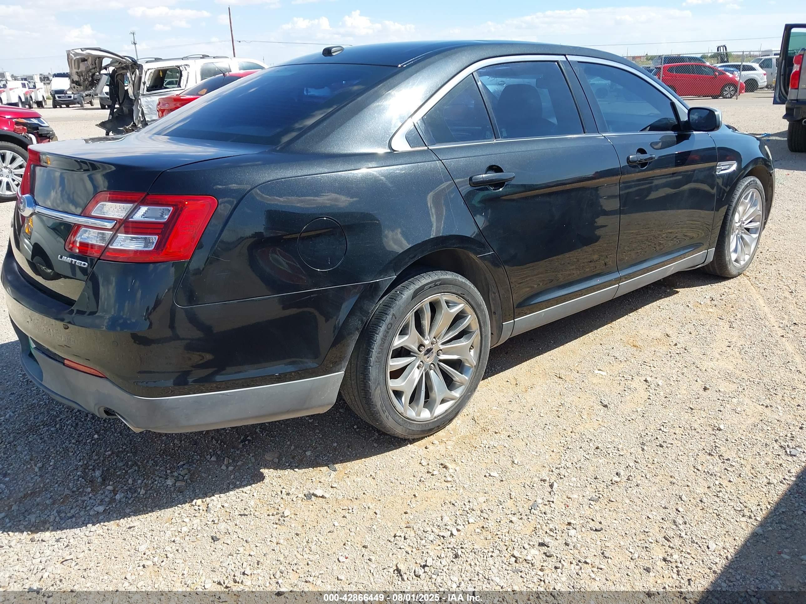FORD TAURUS image 4