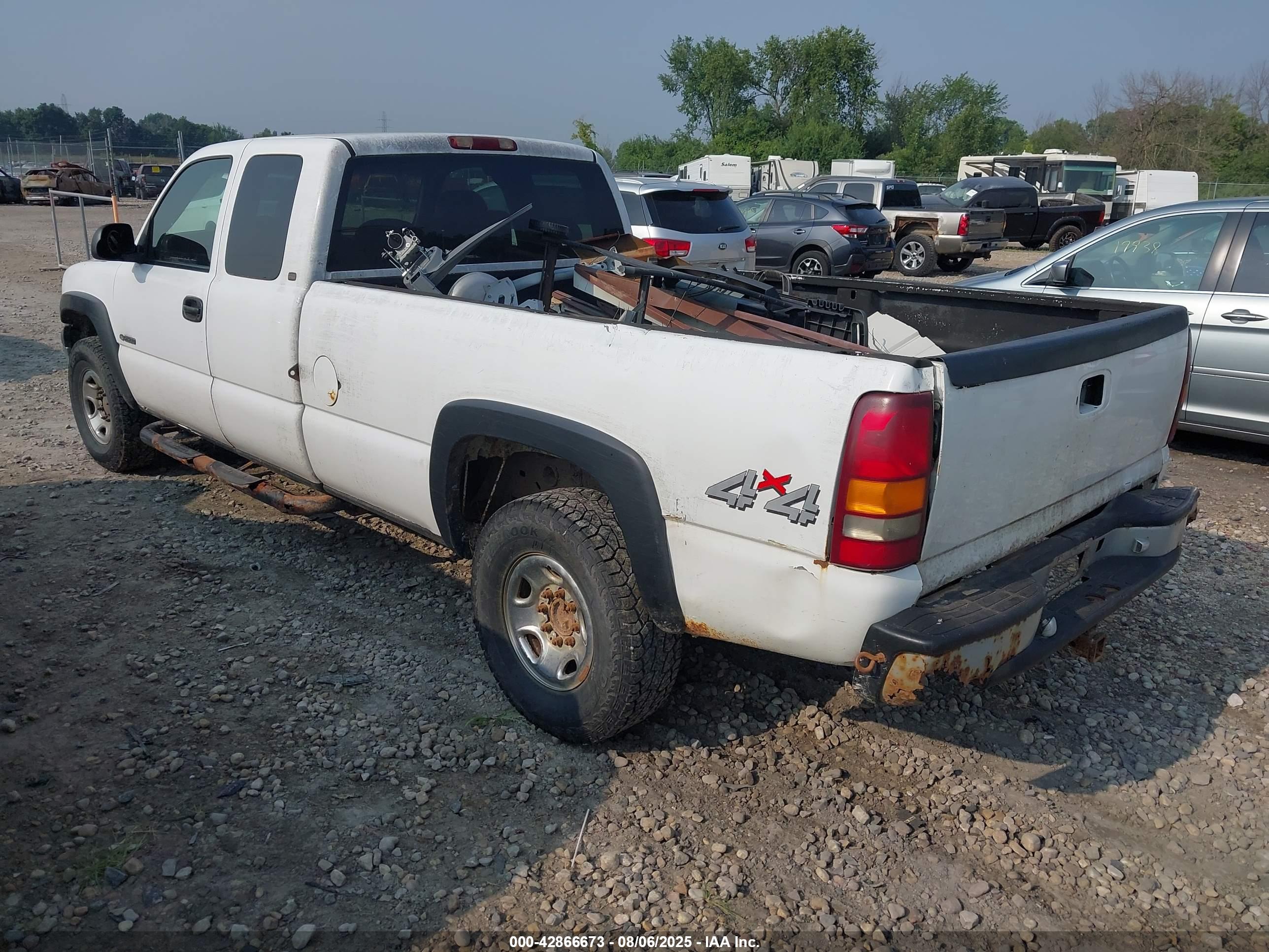 CHEVROLET SILVERADO image 3