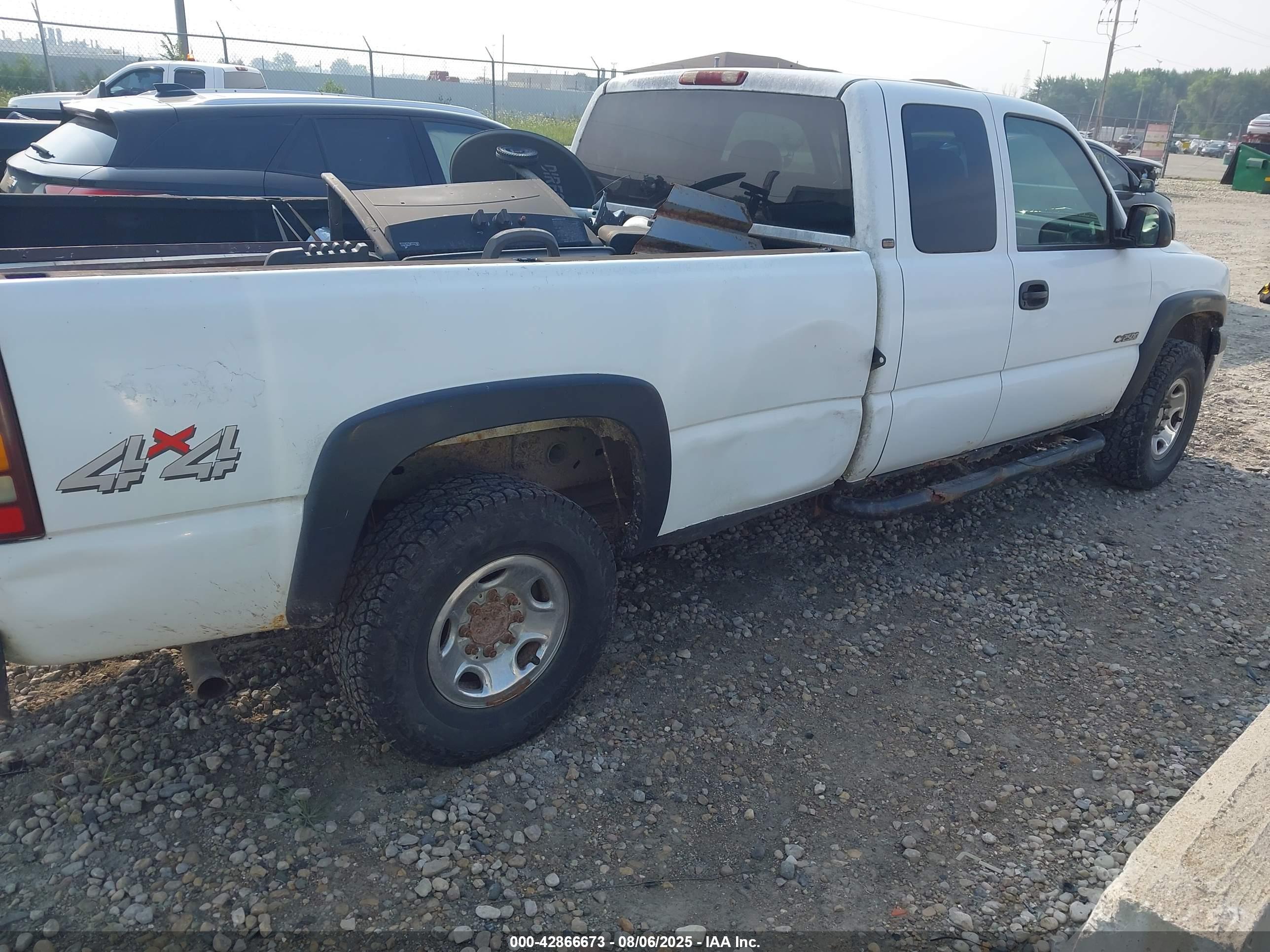 CHEVROLET SILVERADO image 4