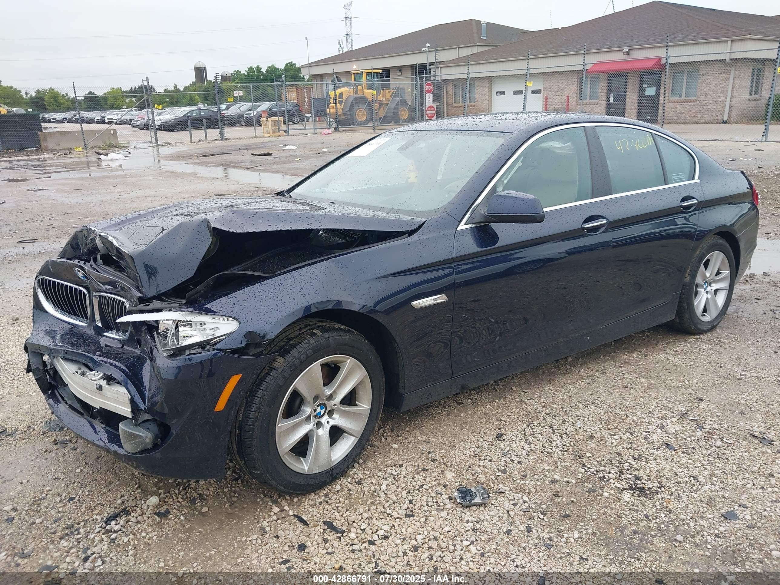 BMW 528I image 2