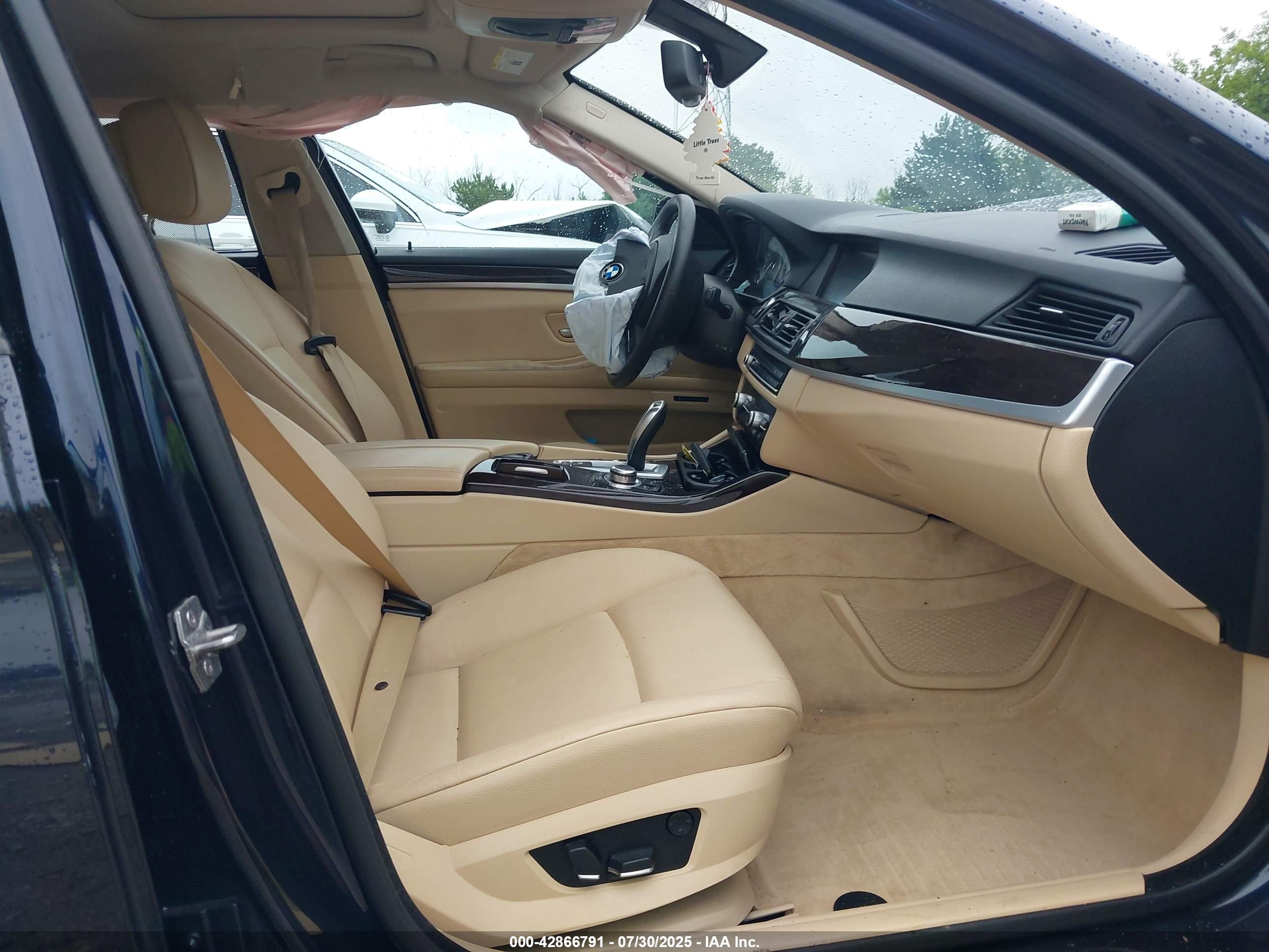 BMW 528I image 5