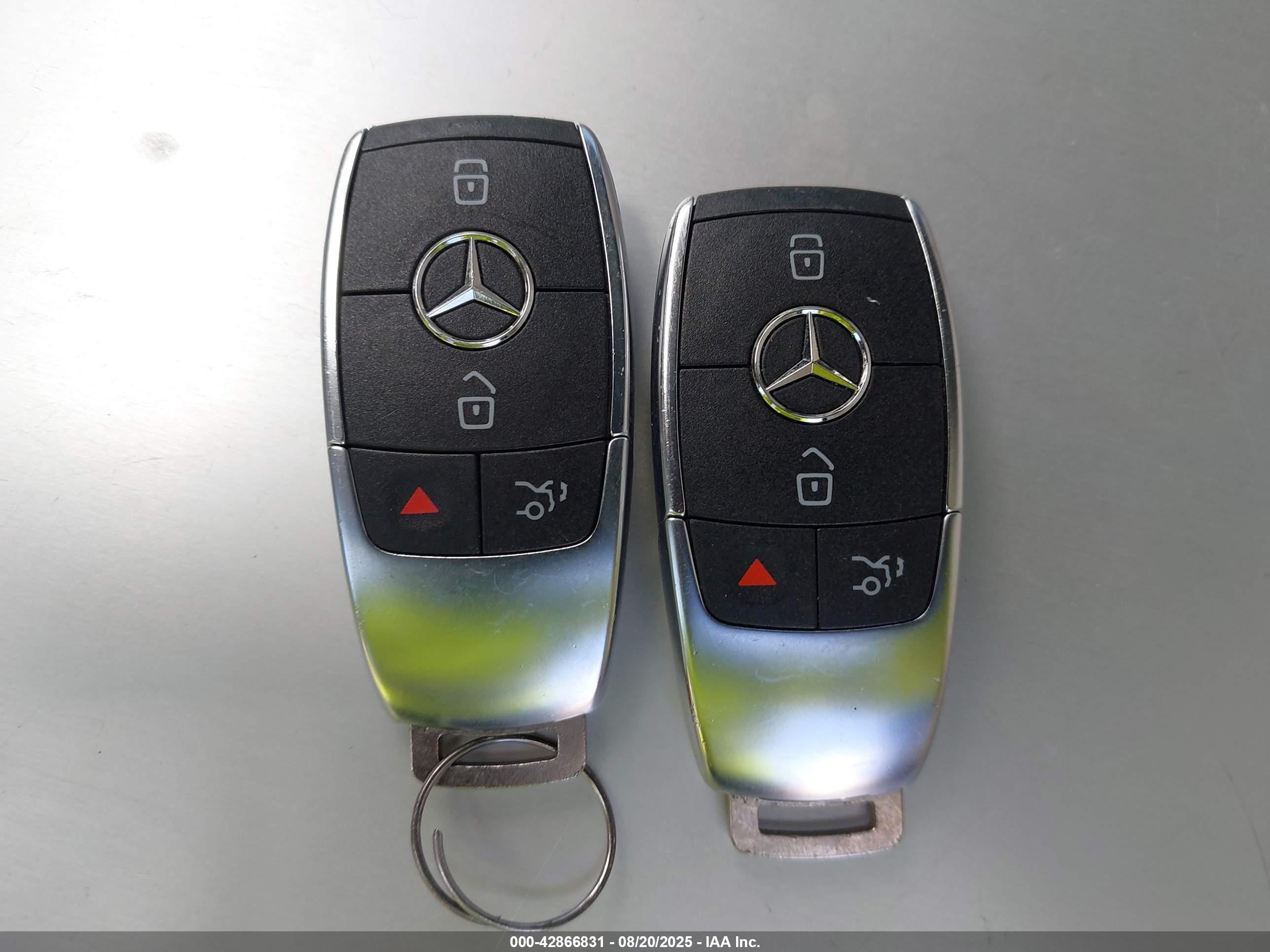 MERCEDES-BENZ EQB image 11
