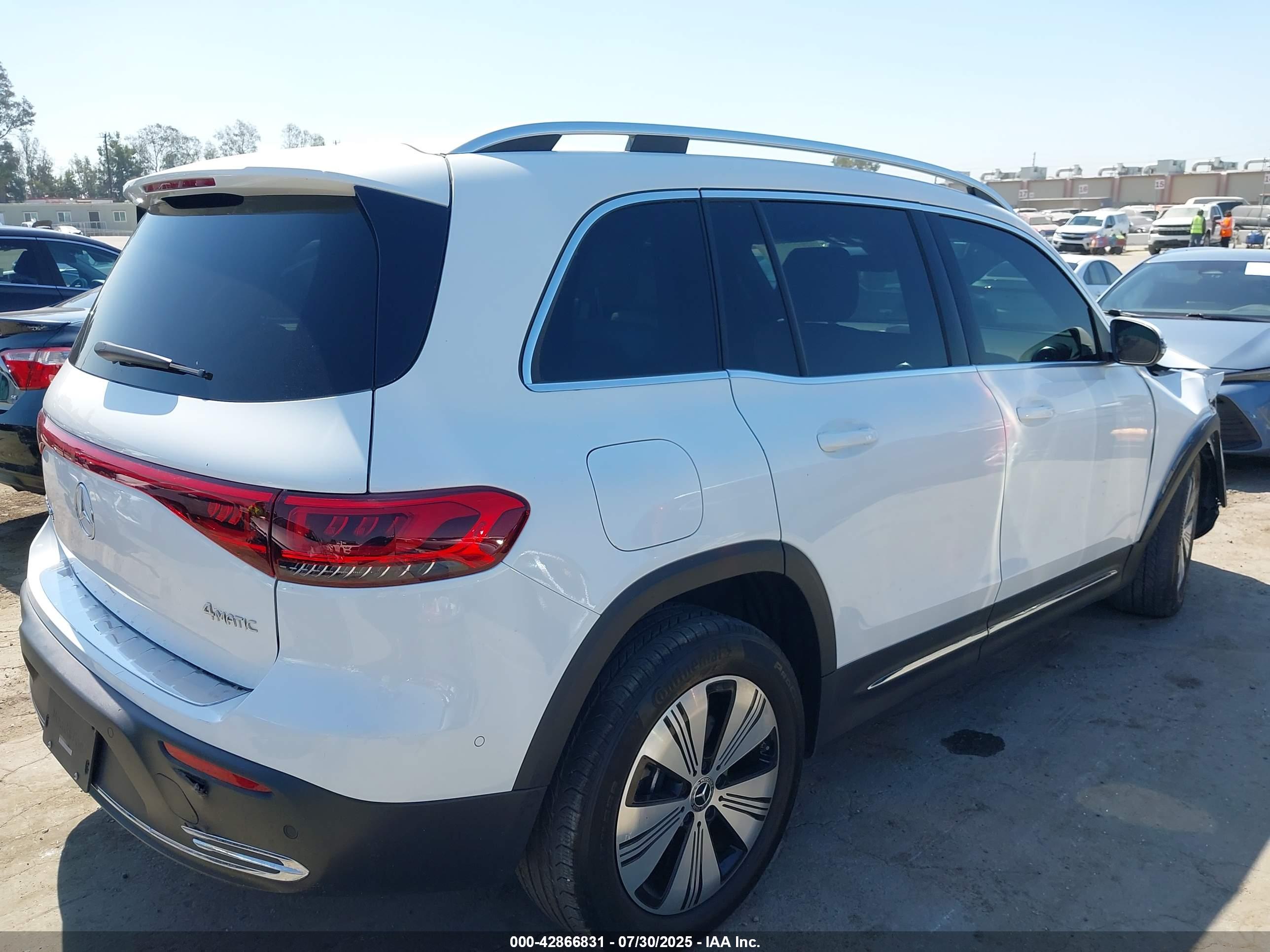MERCEDES-BENZ EQB image 4