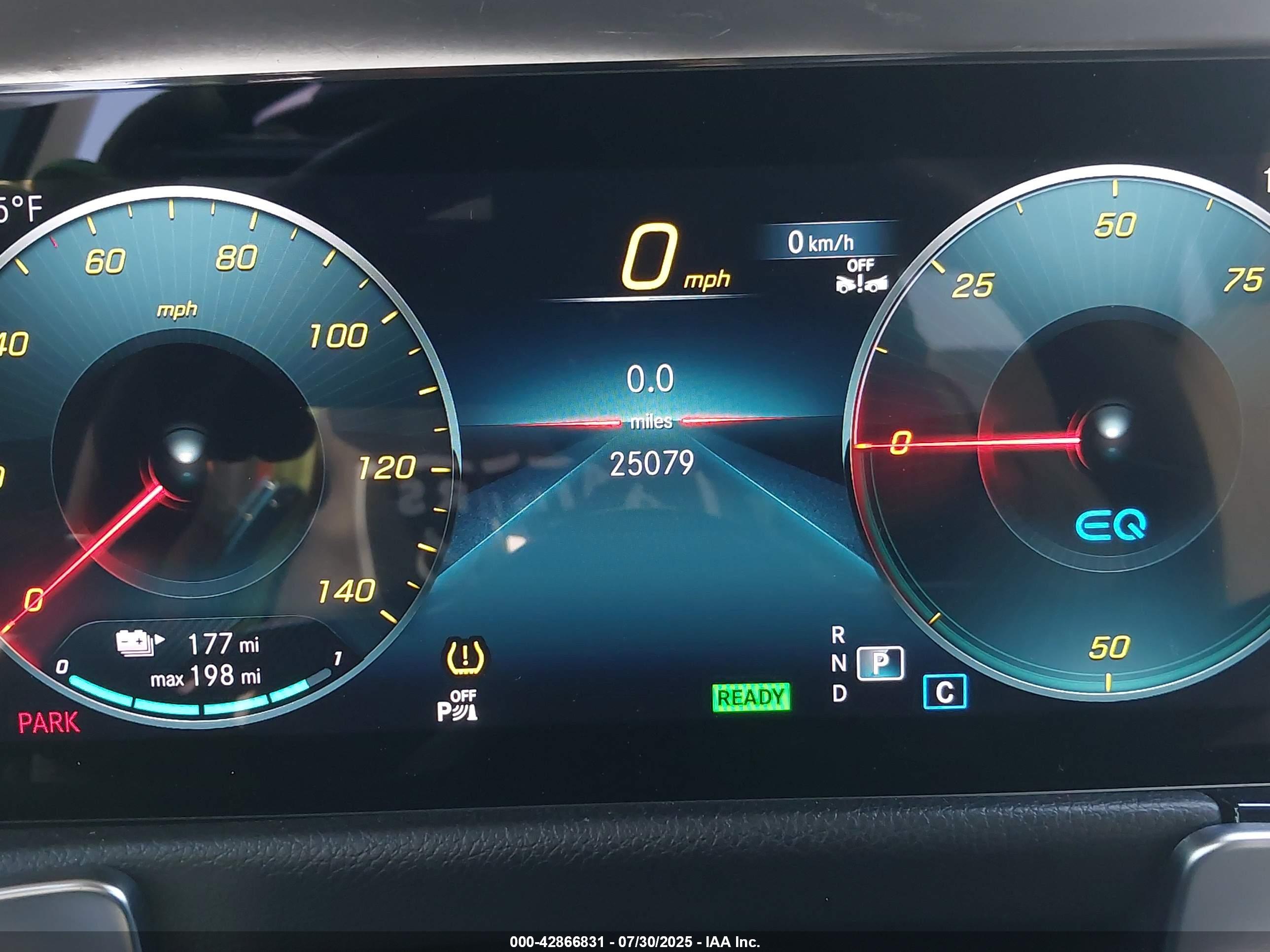 MERCEDES-BENZ EQB image 7