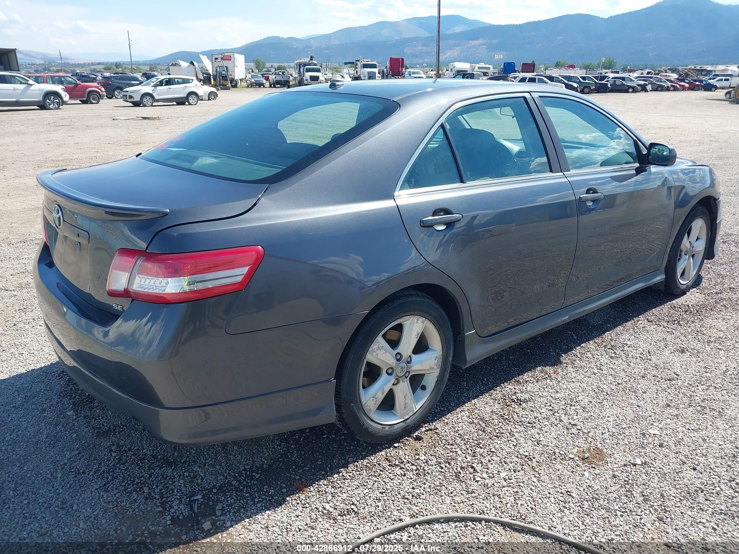 TOYOTA CAMRY image 4