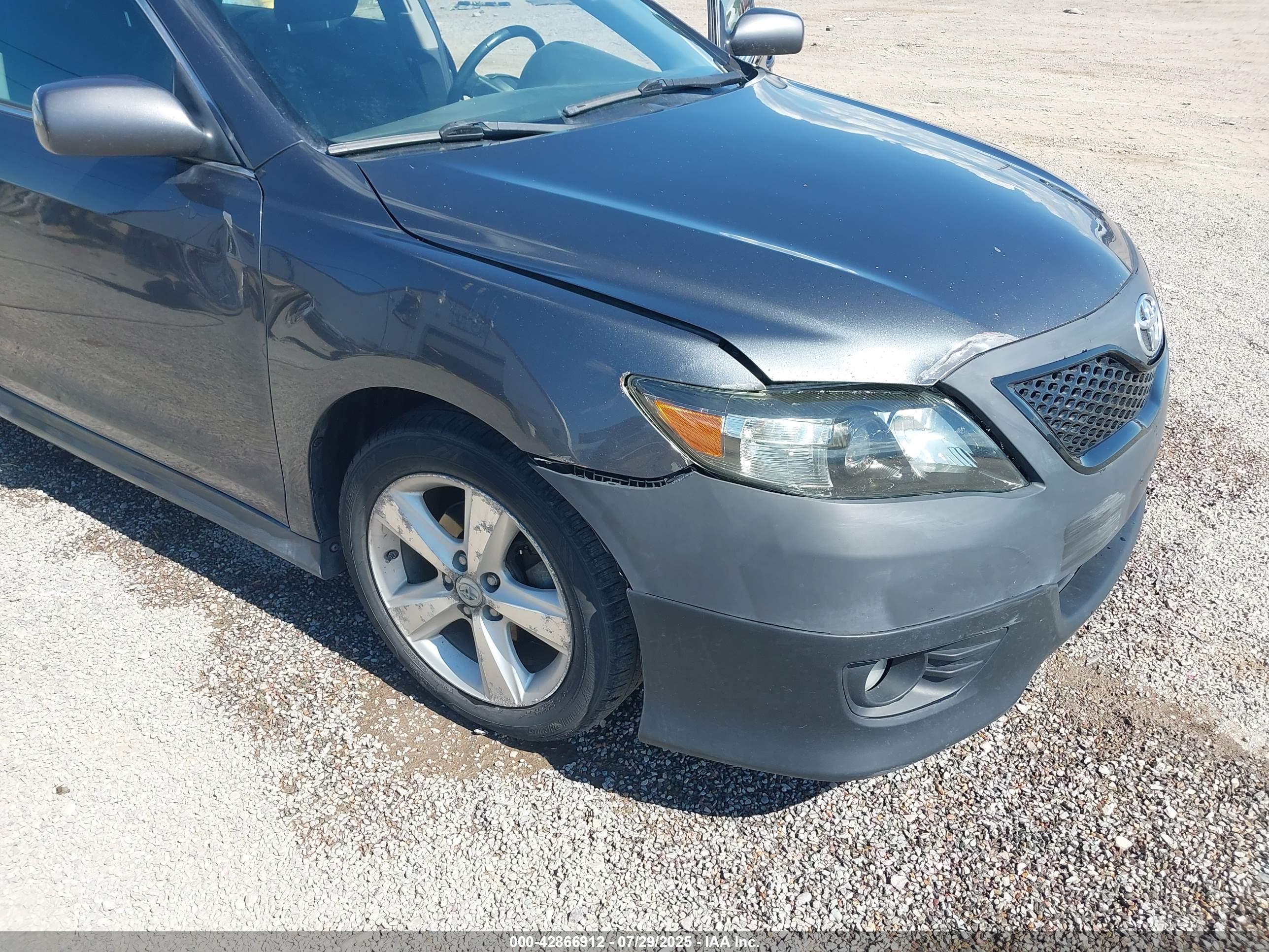 TOYOTA CAMRY image 6