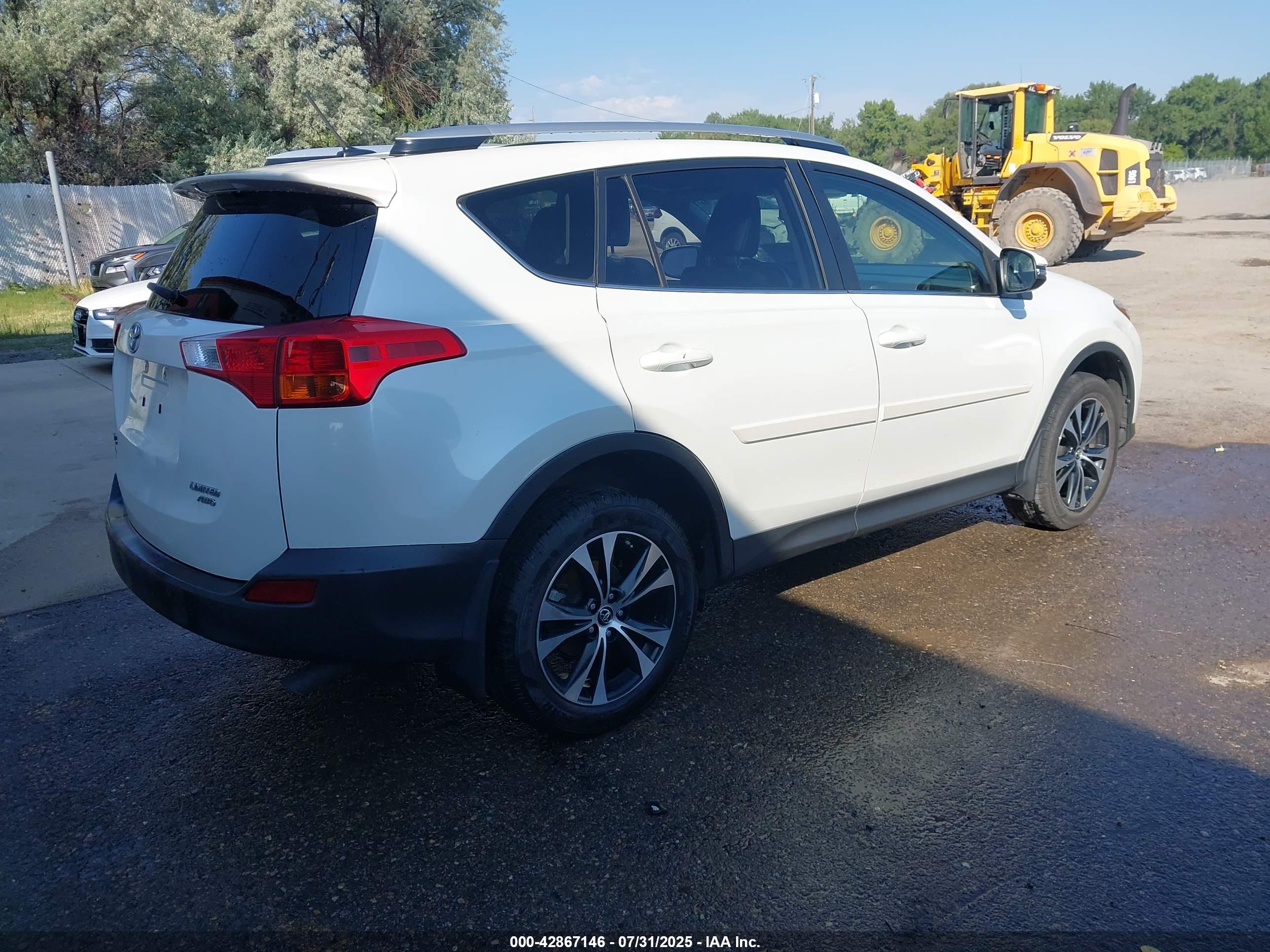 TOYOTA RAV4 image 4