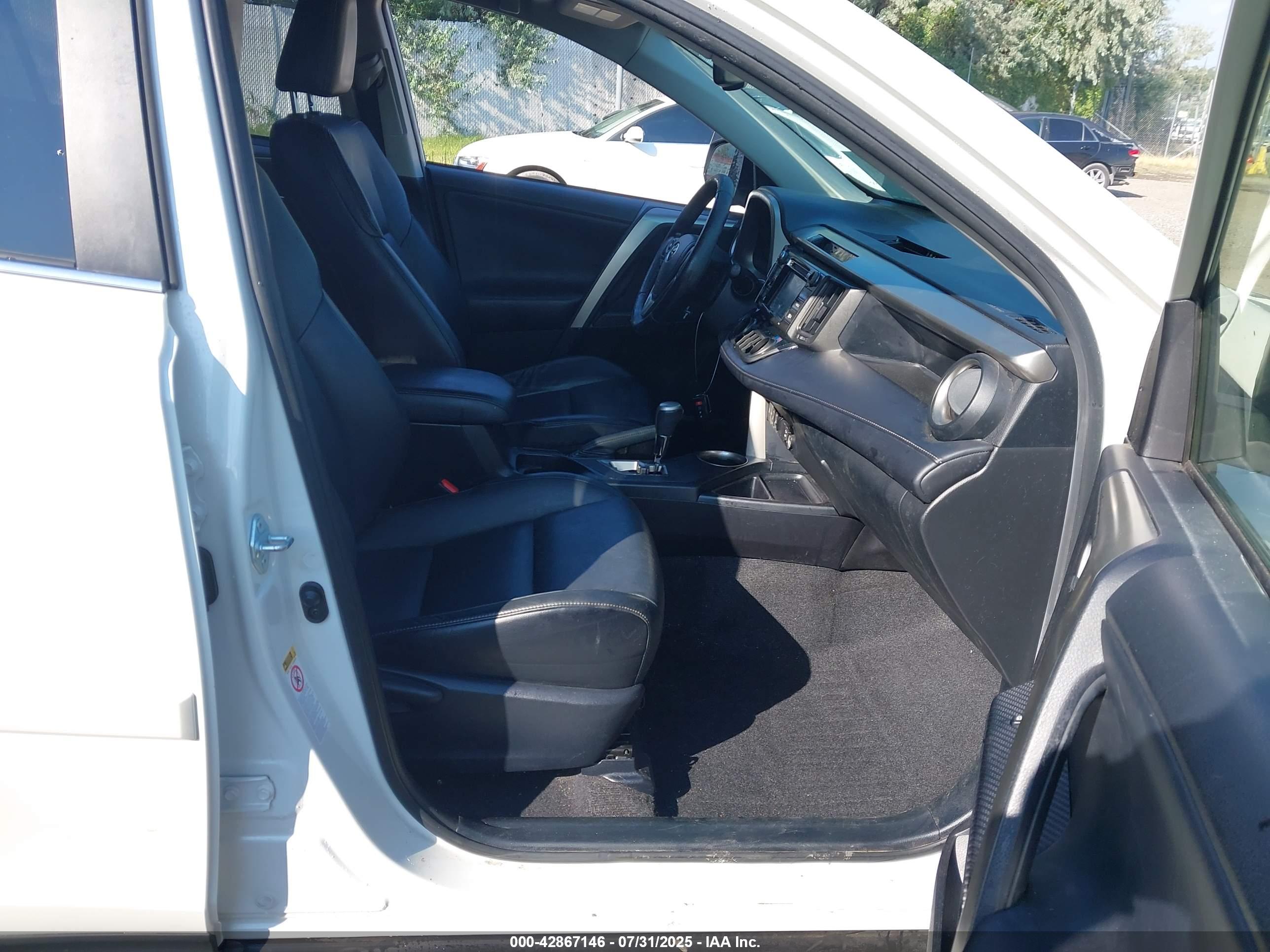 TOYOTA RAV4 image 5