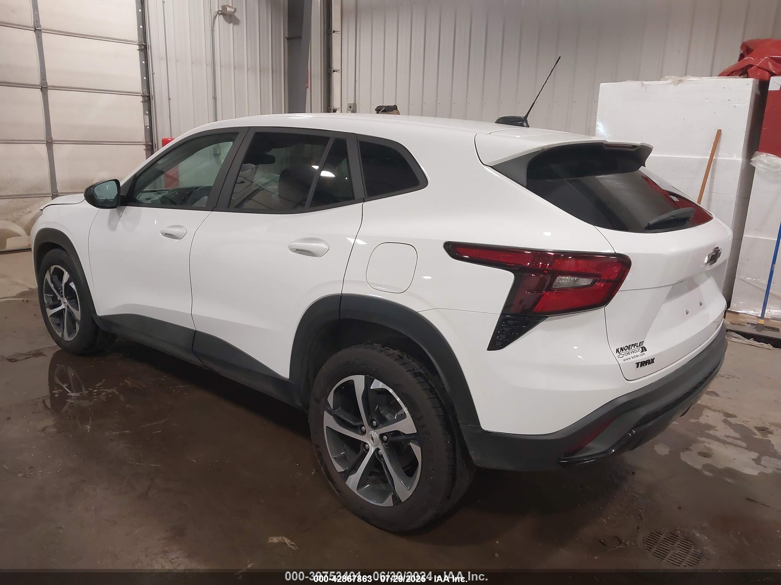 CHEVROLET TRAX image 3