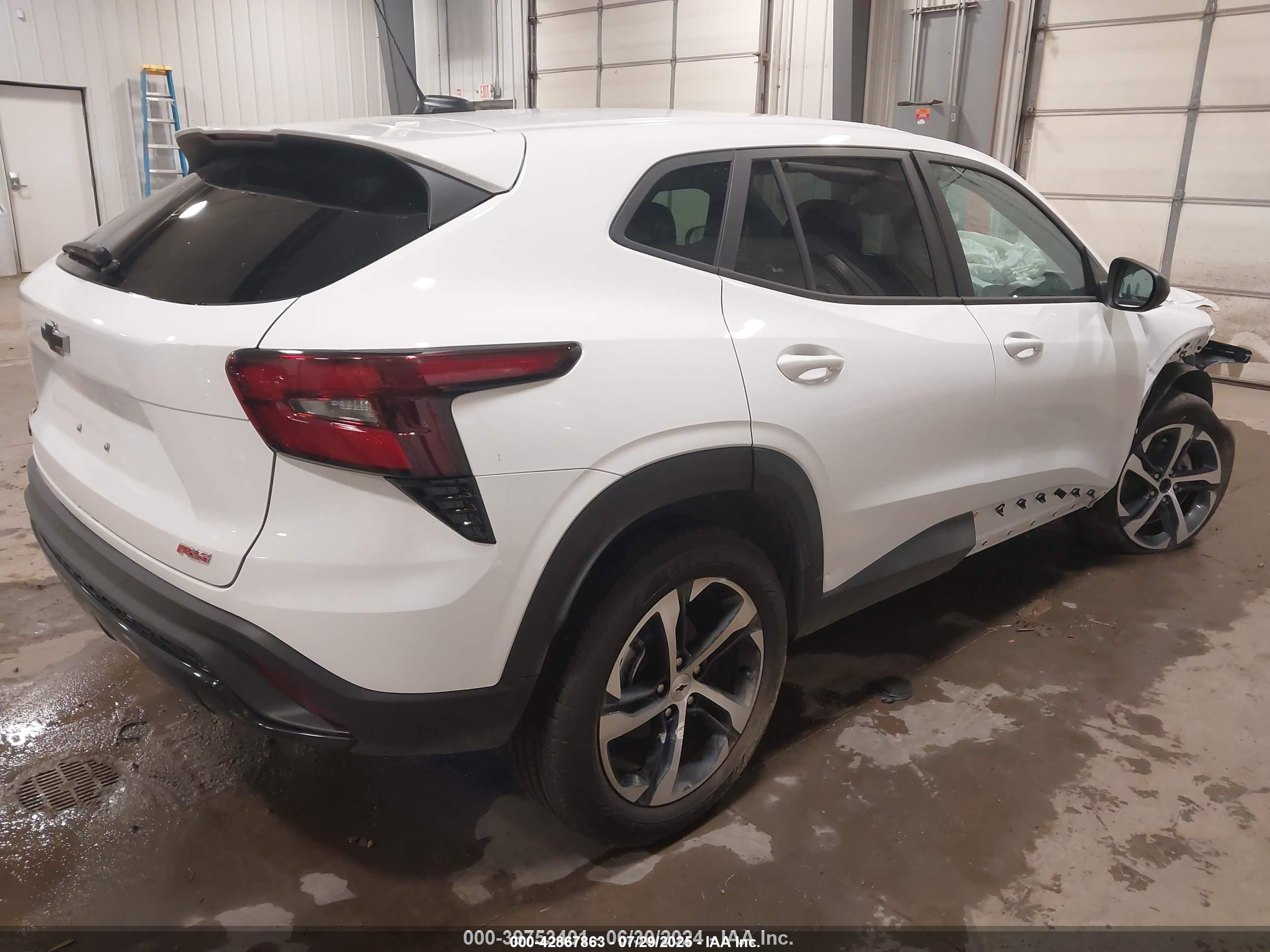 CHEVROLET TRAX image 4