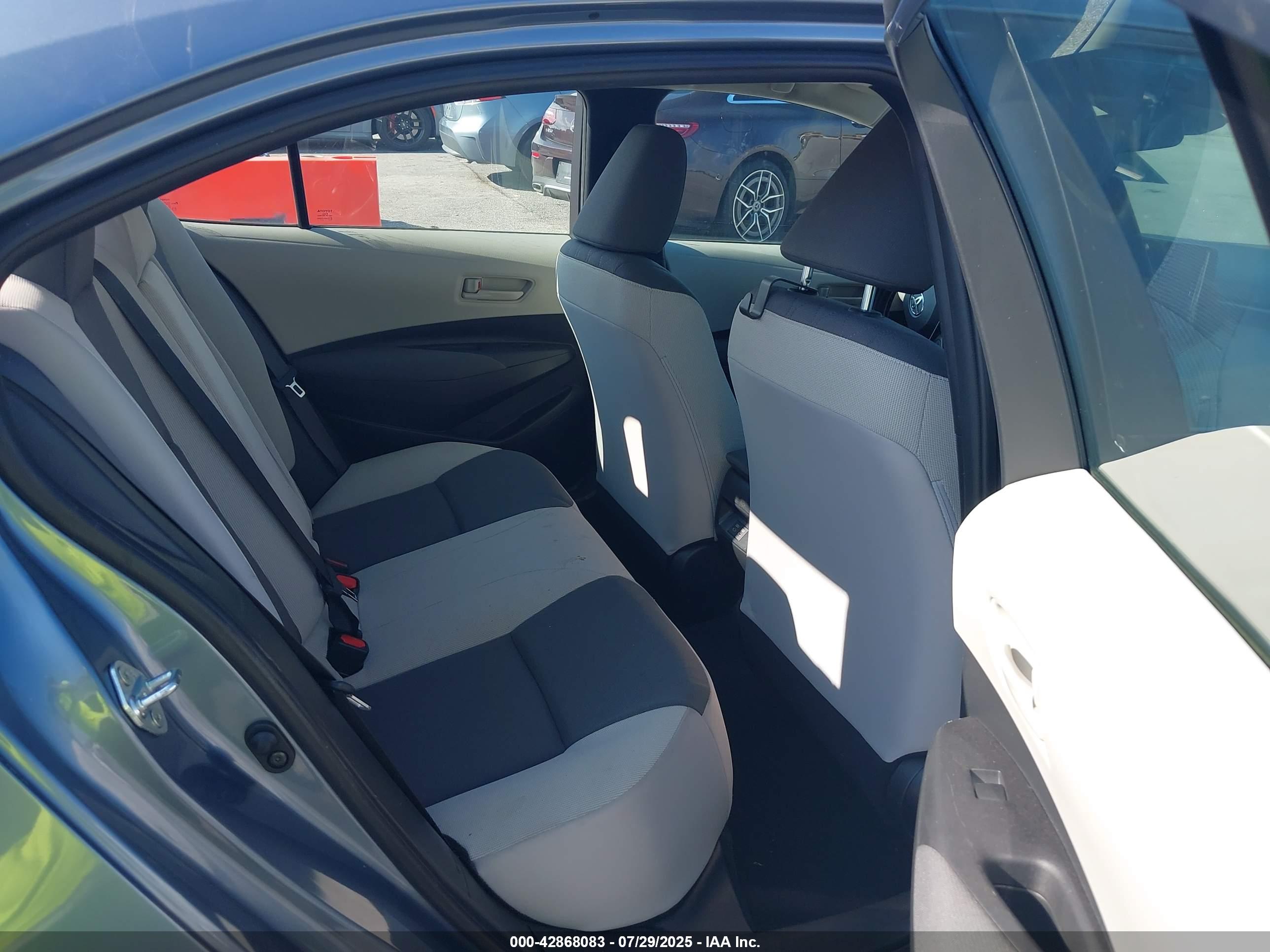TOYOTA COROLLA image 8