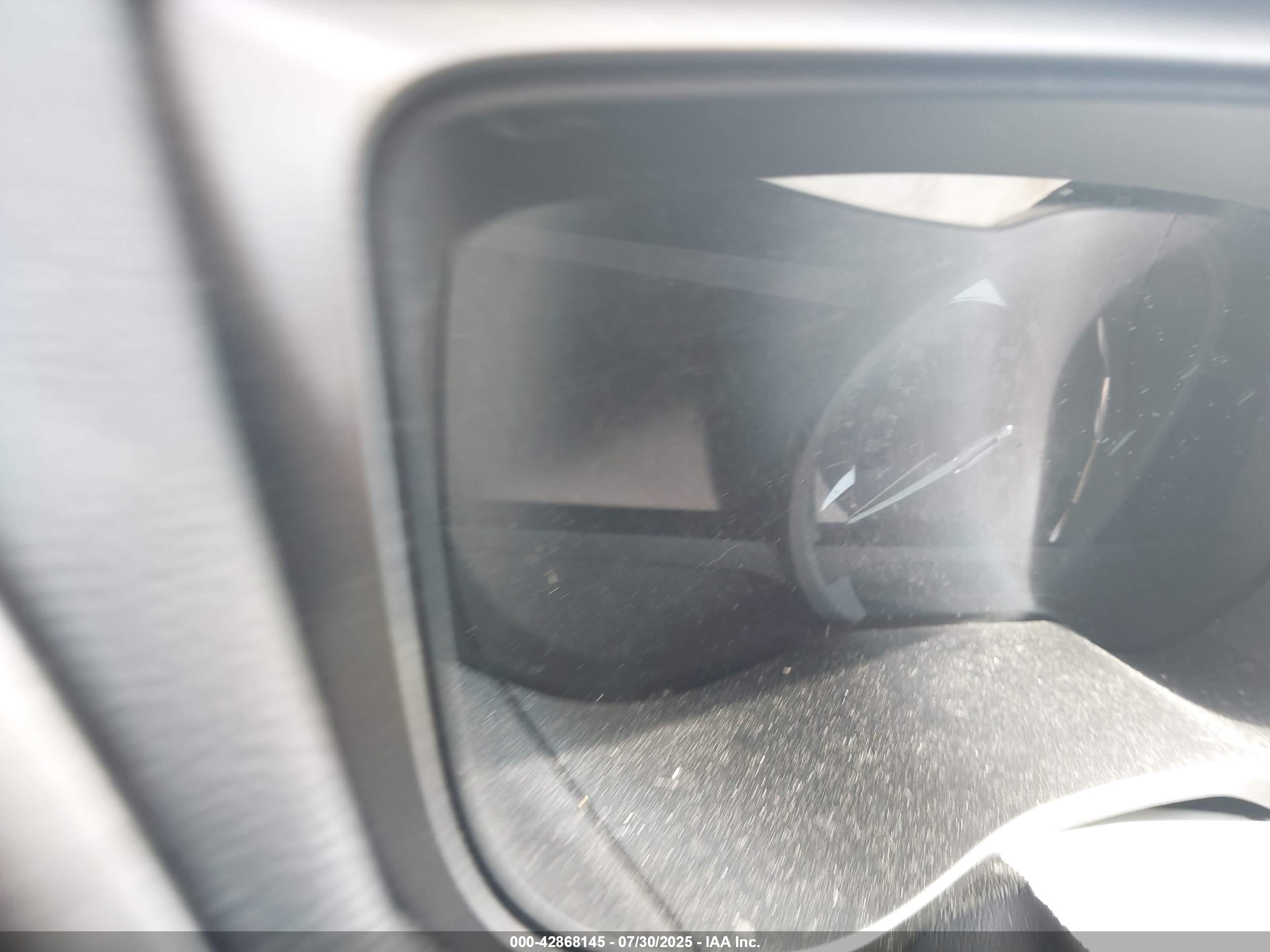 FORD FUSION image 7