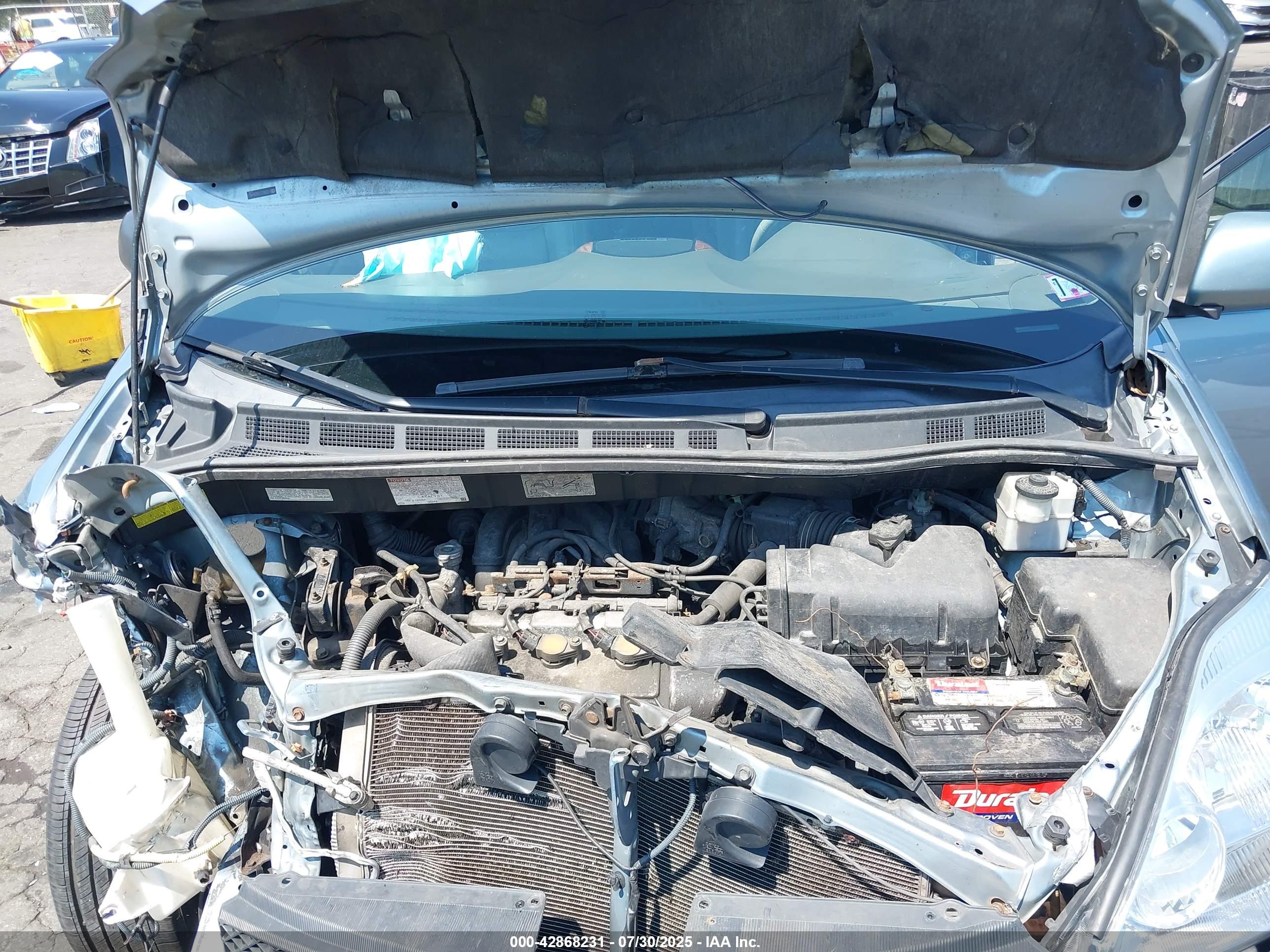 TOYOTA SIENNA image 10