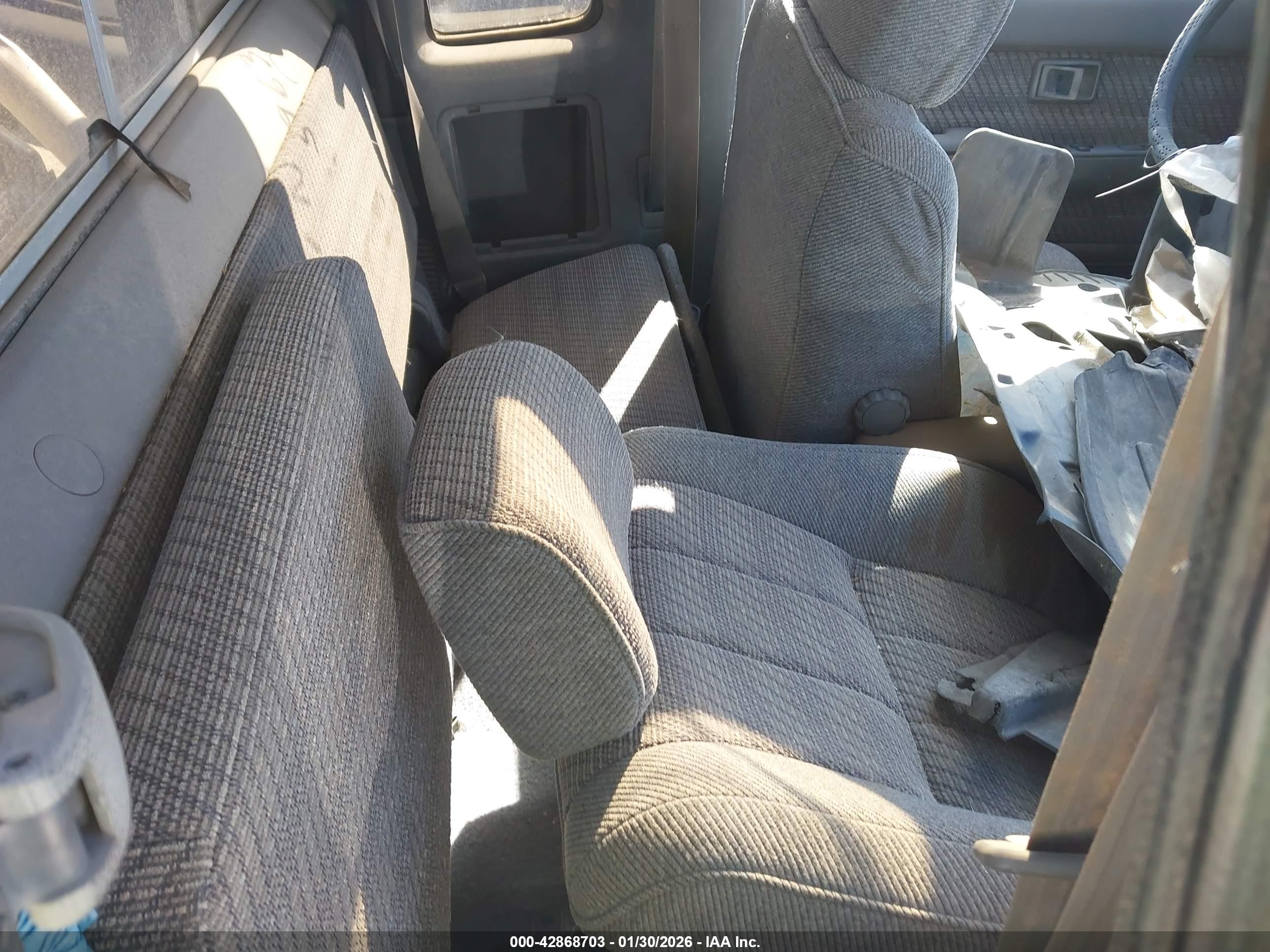 TOYOTA PICKUP image 8