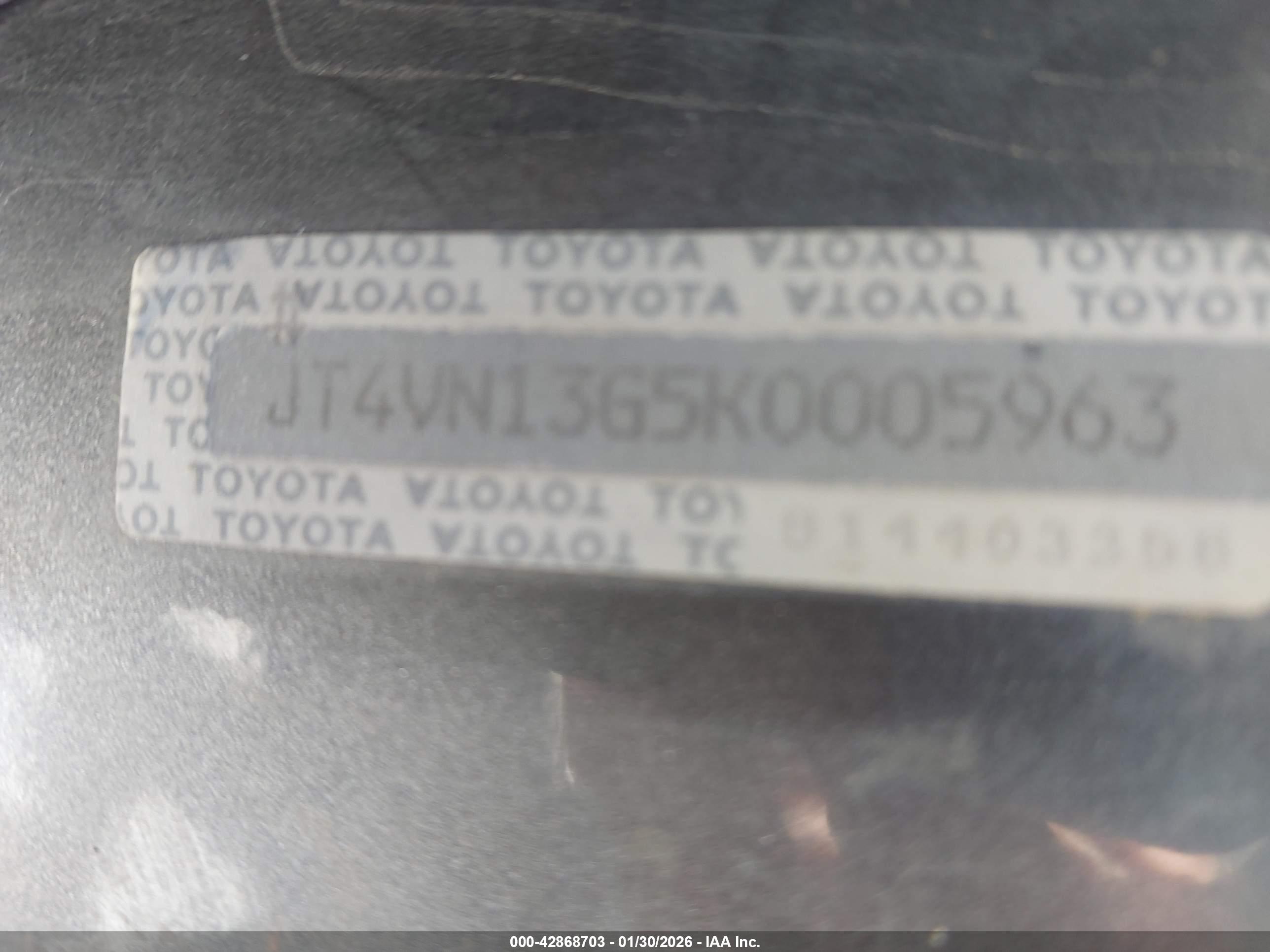 TOYOTA PICKUP image 9