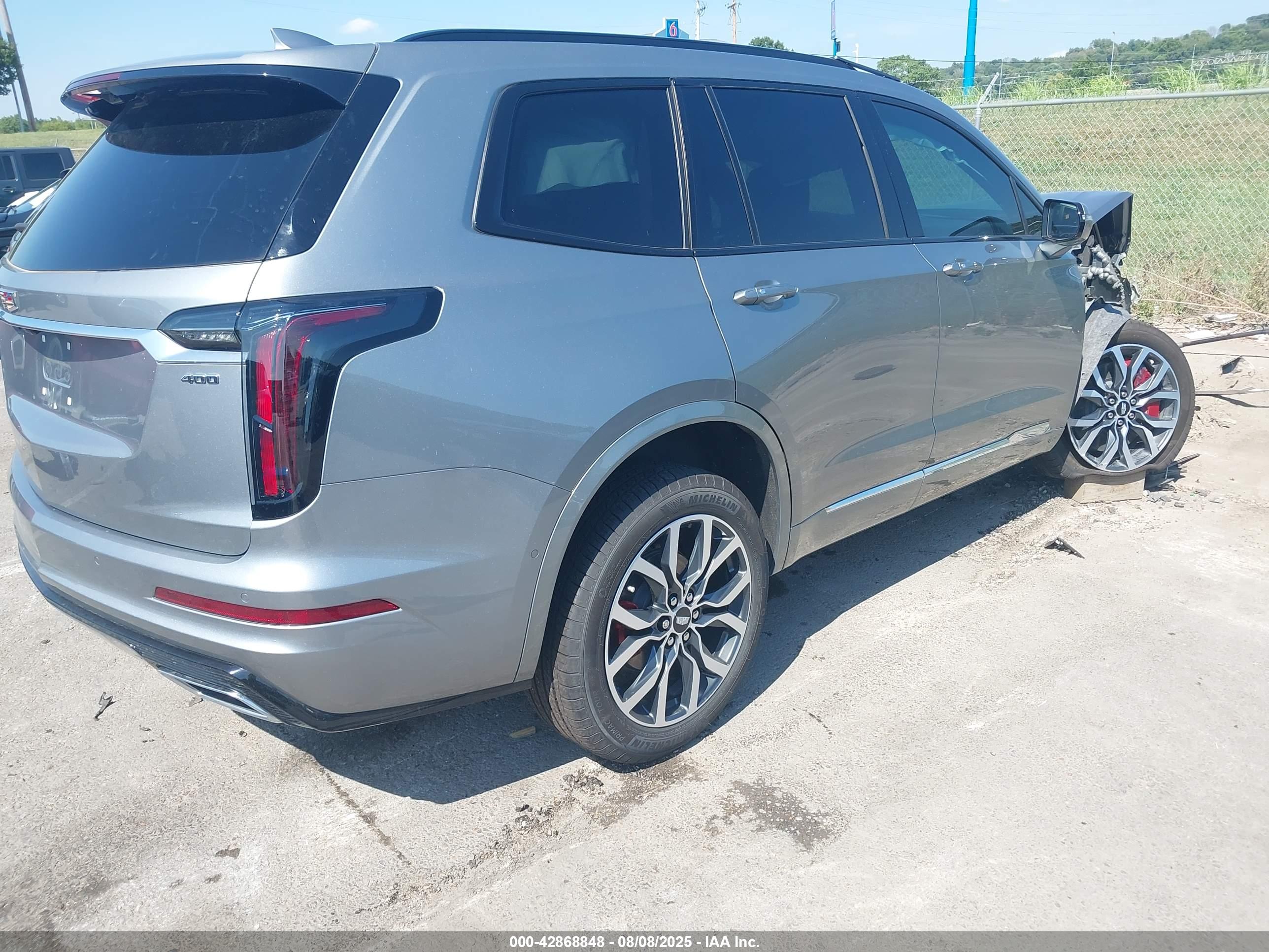 CADILLAC XT6 image 4