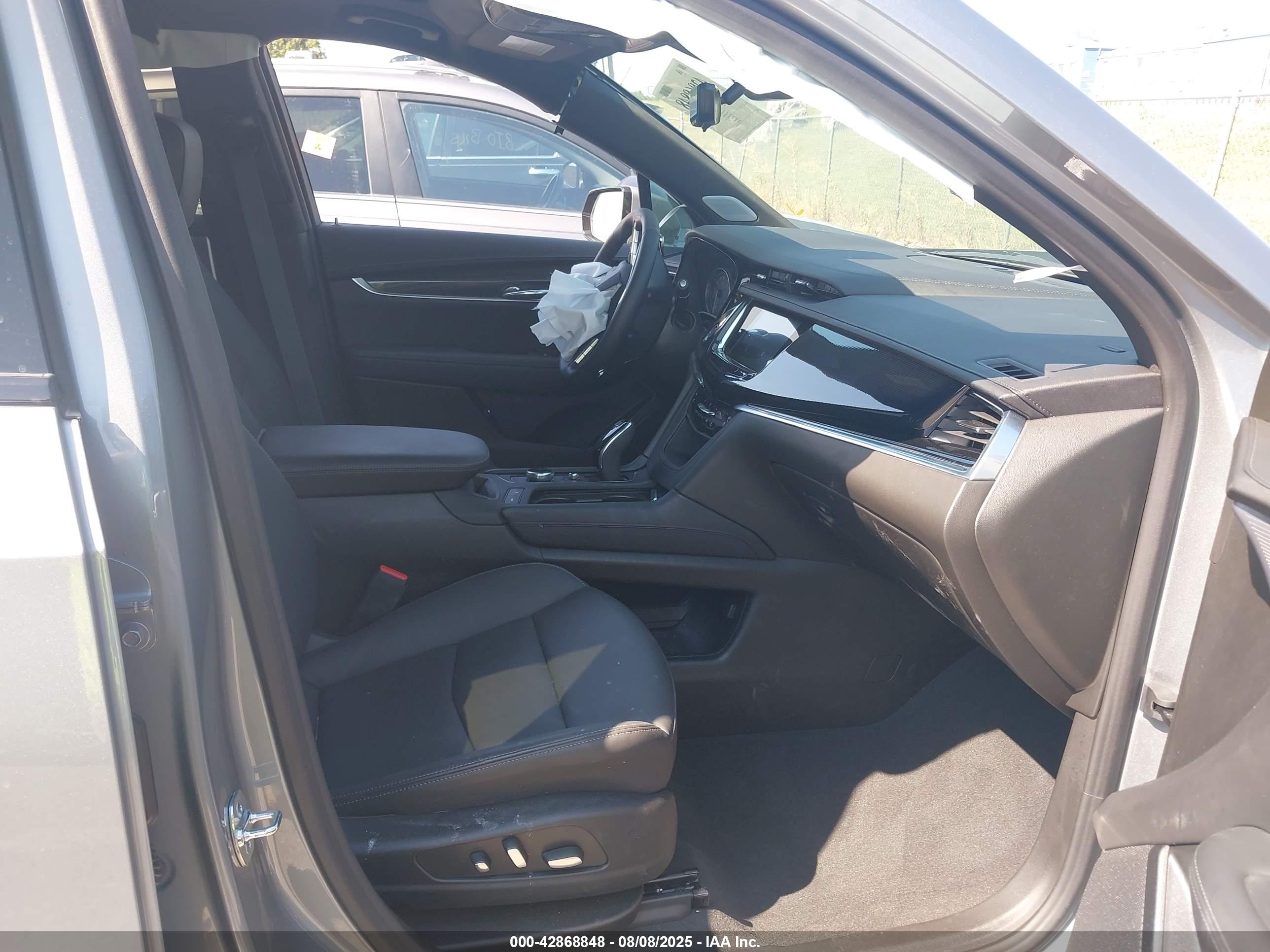 CADILLAC XT6 image 5