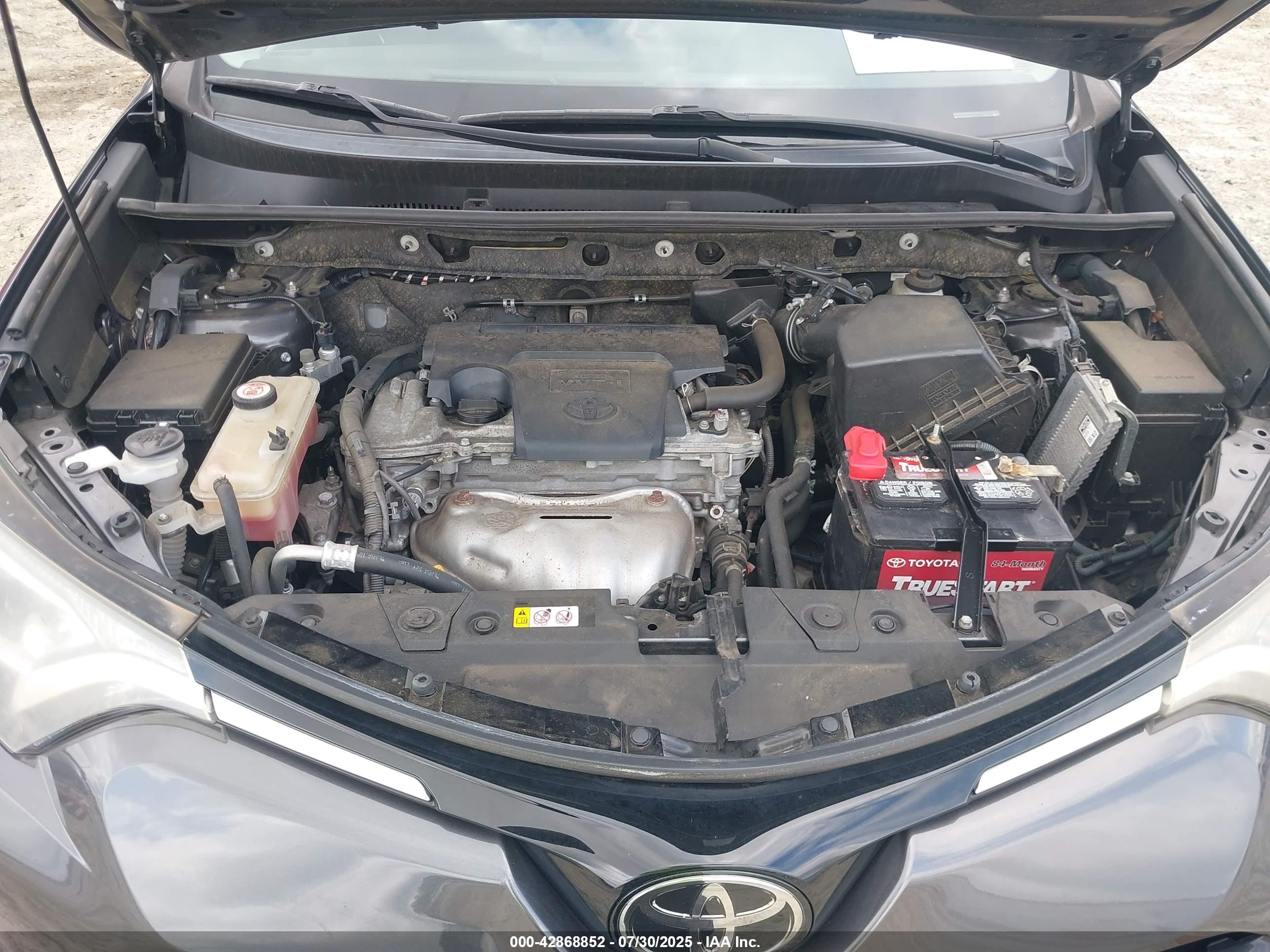 TOYOTA RAV4 image 10