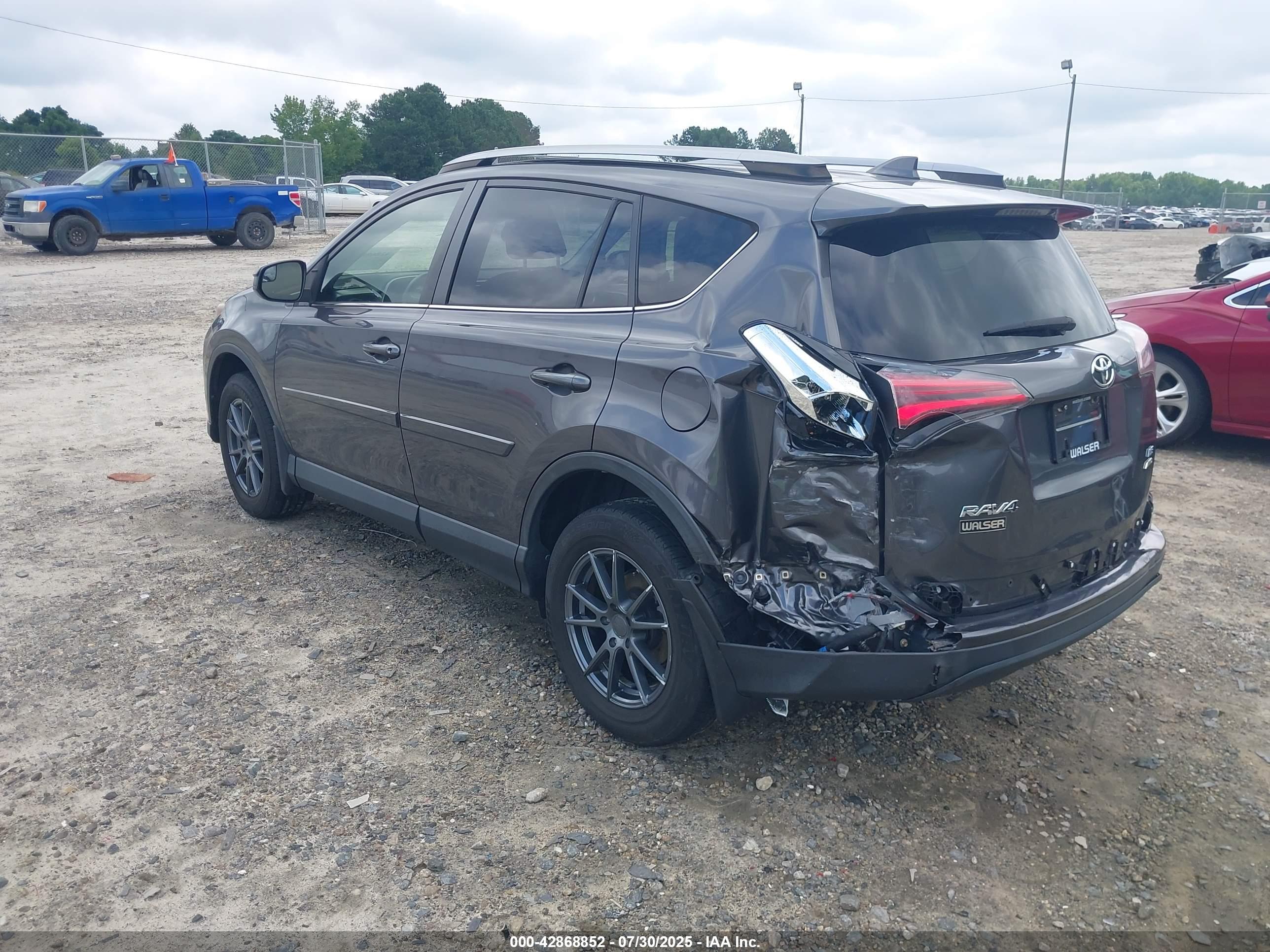 TOYOTA RAV4 image 3