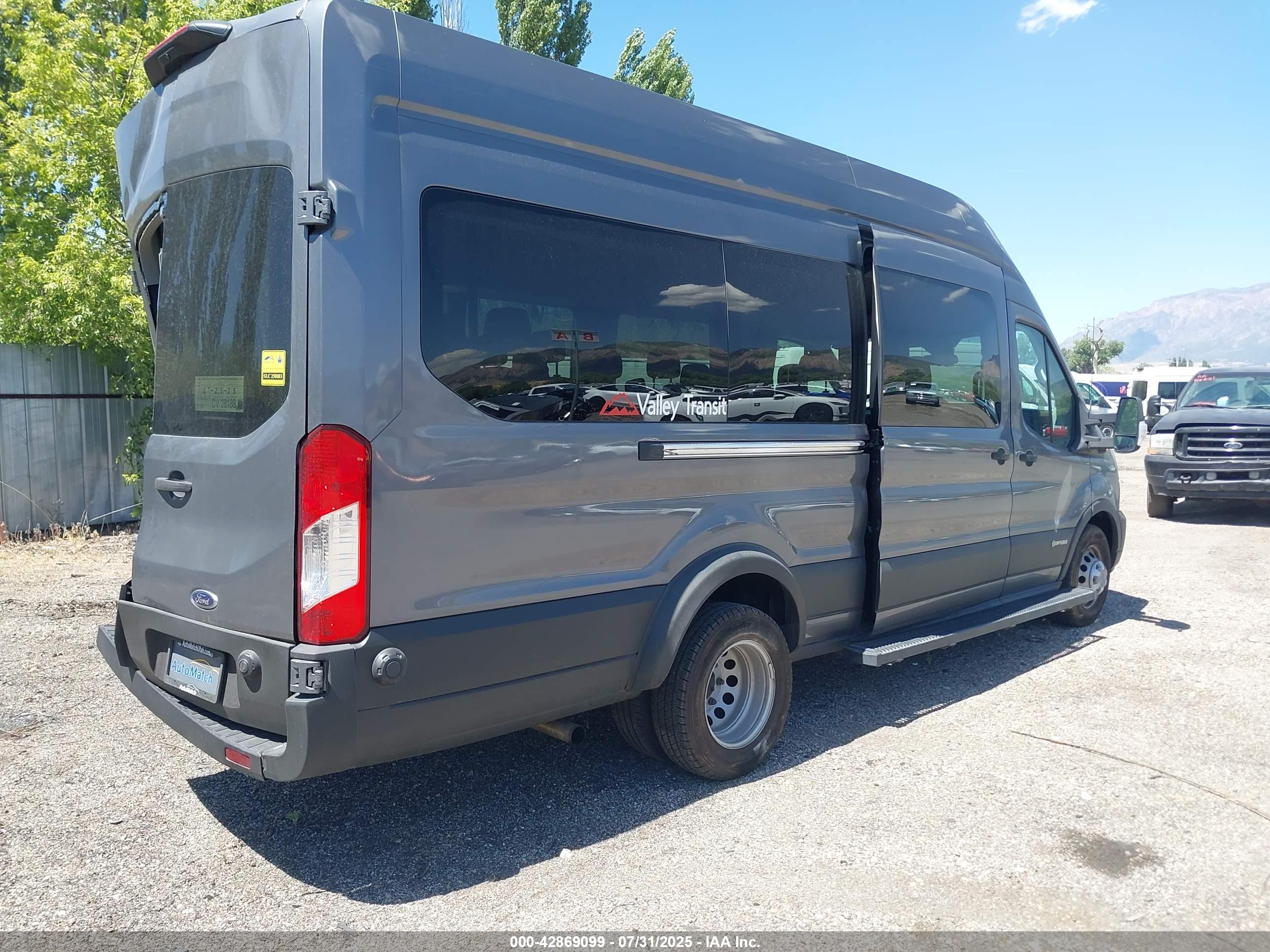 FORD TRANSIT-350 image 4