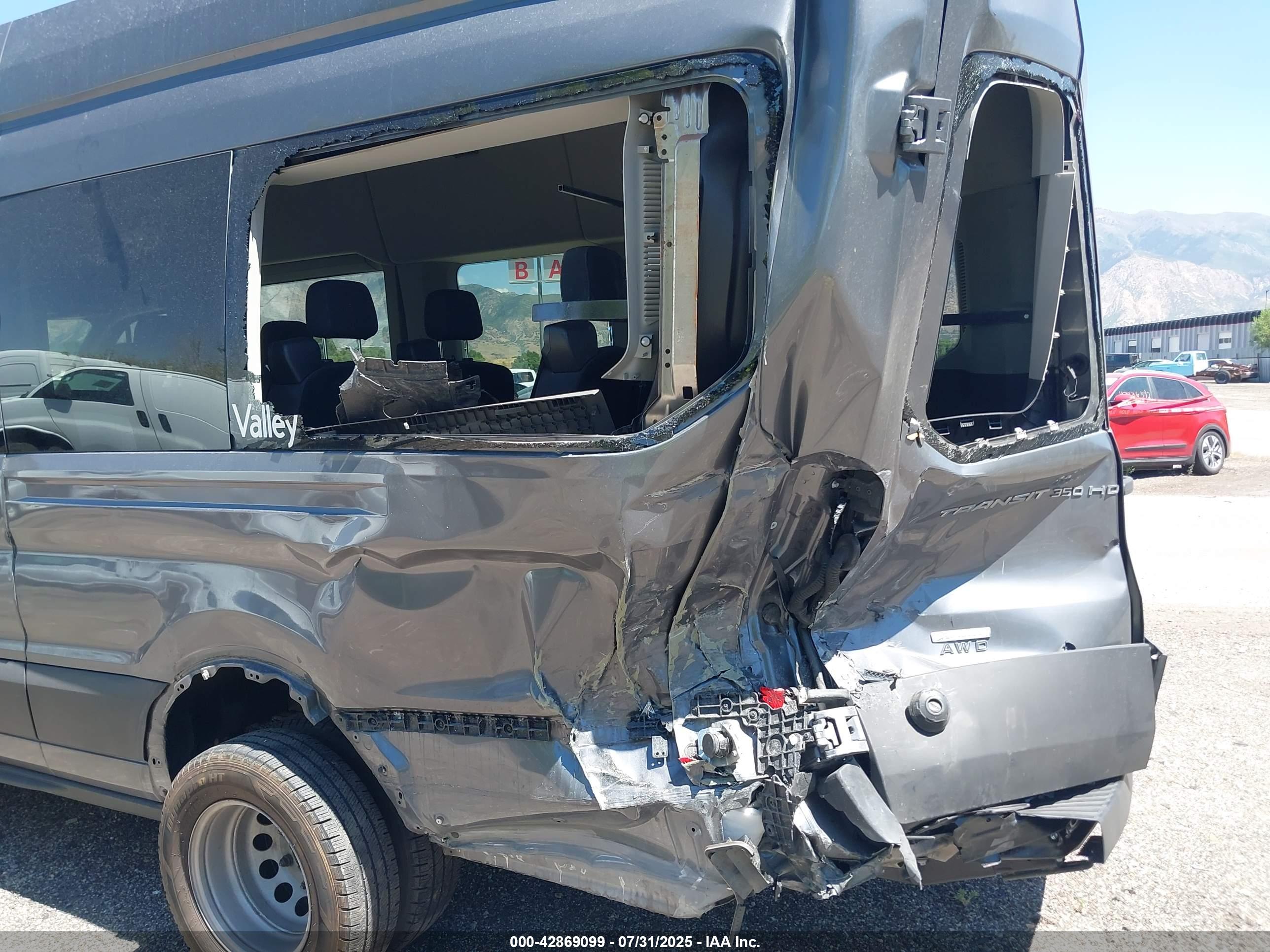 FORD TRANSIT-350 image 6