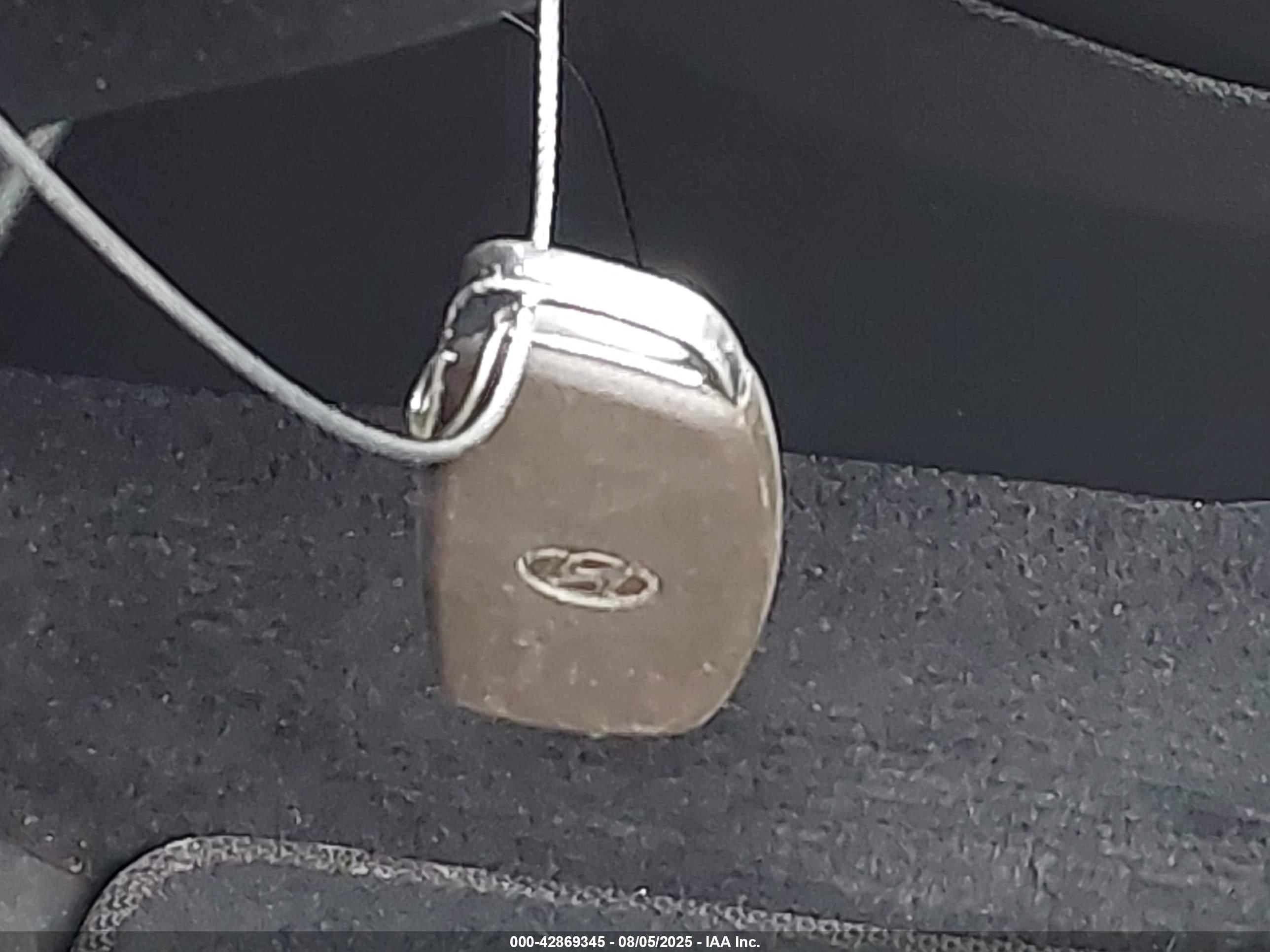 HYUNDAI TUCSON image 11