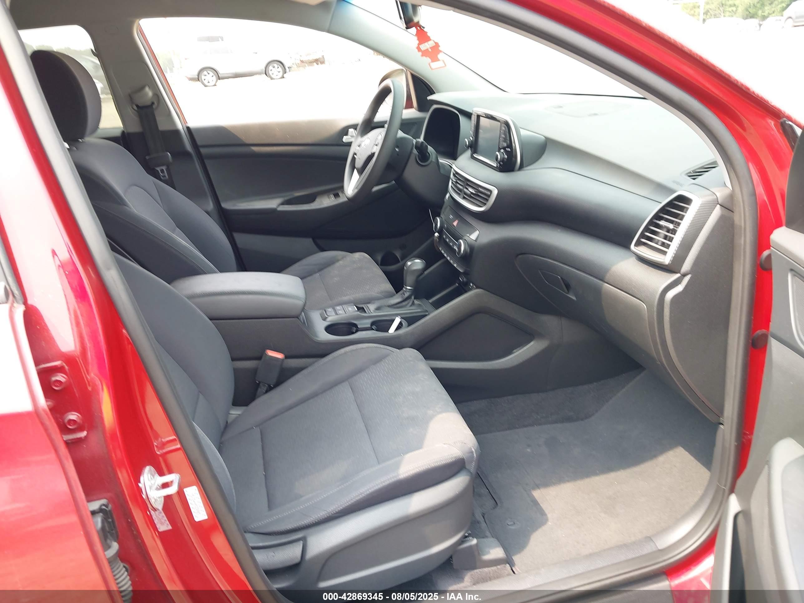 HYUNDAI TUCSON image 5