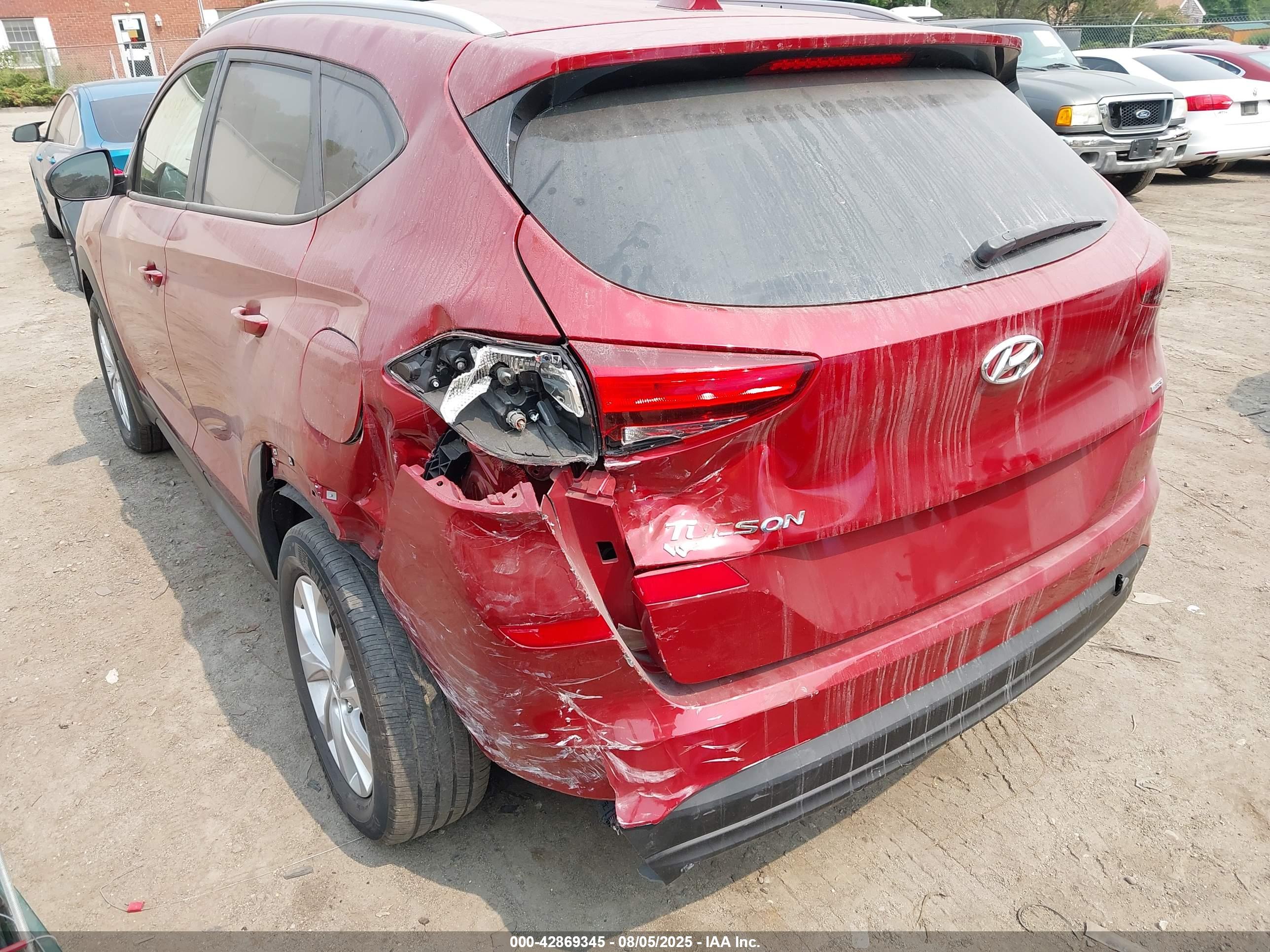 HYUNDAI TUCSON image 6