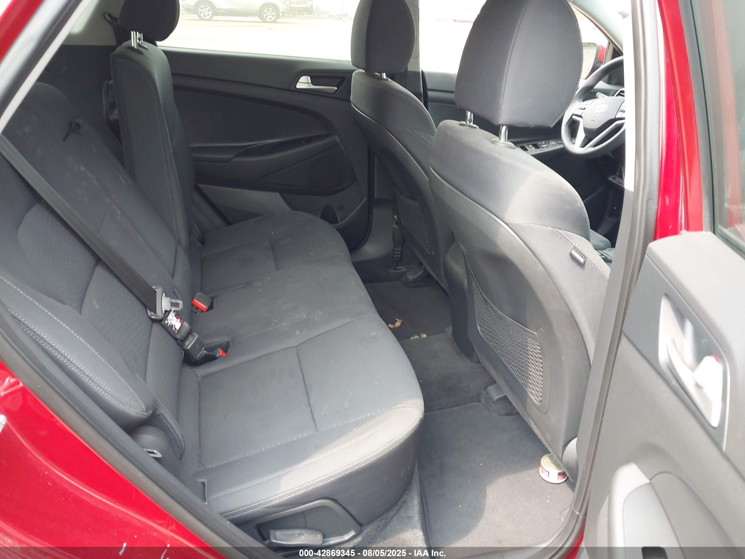 HYUNDAI TUCSON image 8