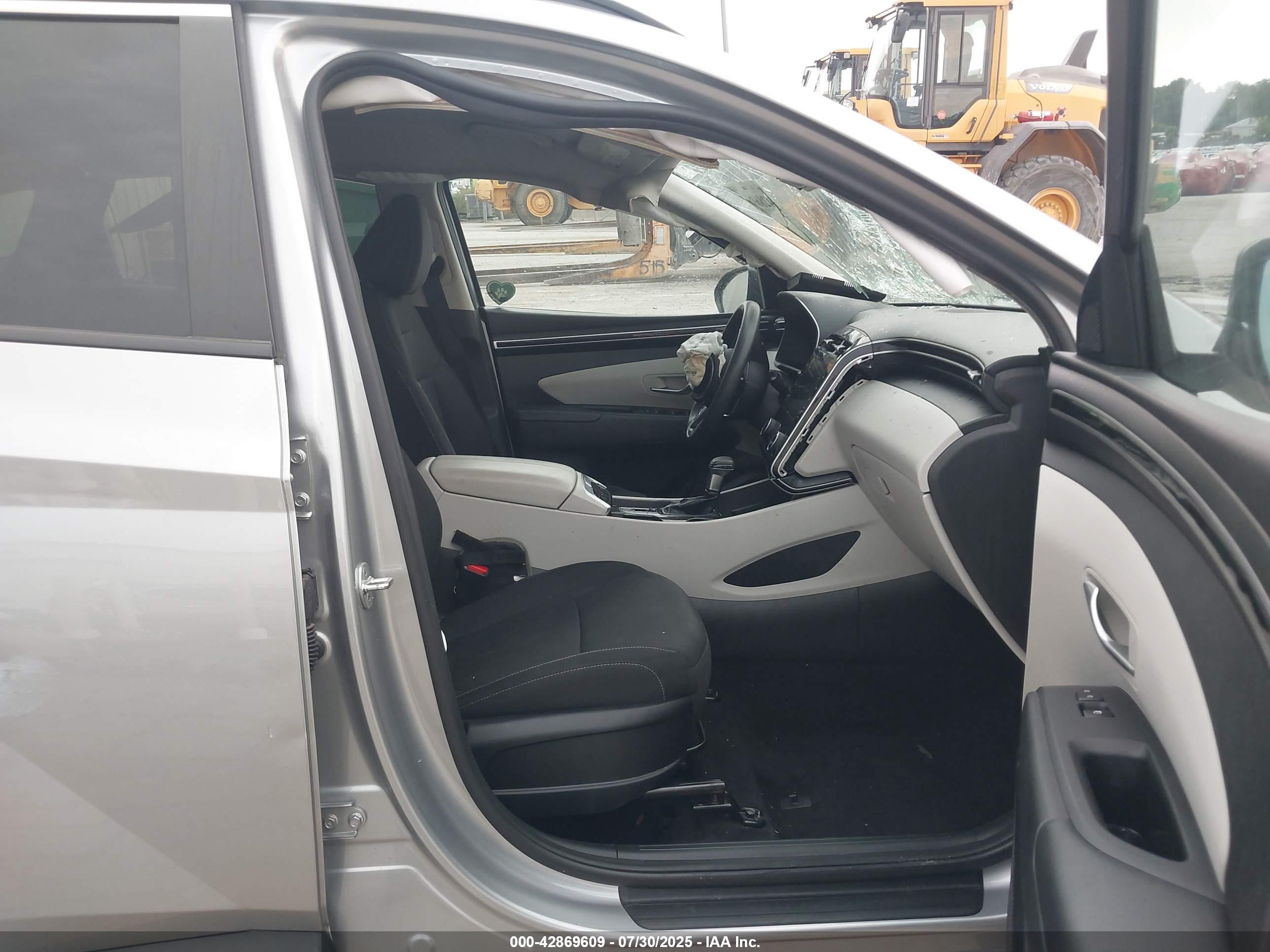 HYUNDAI TUCSON image 5