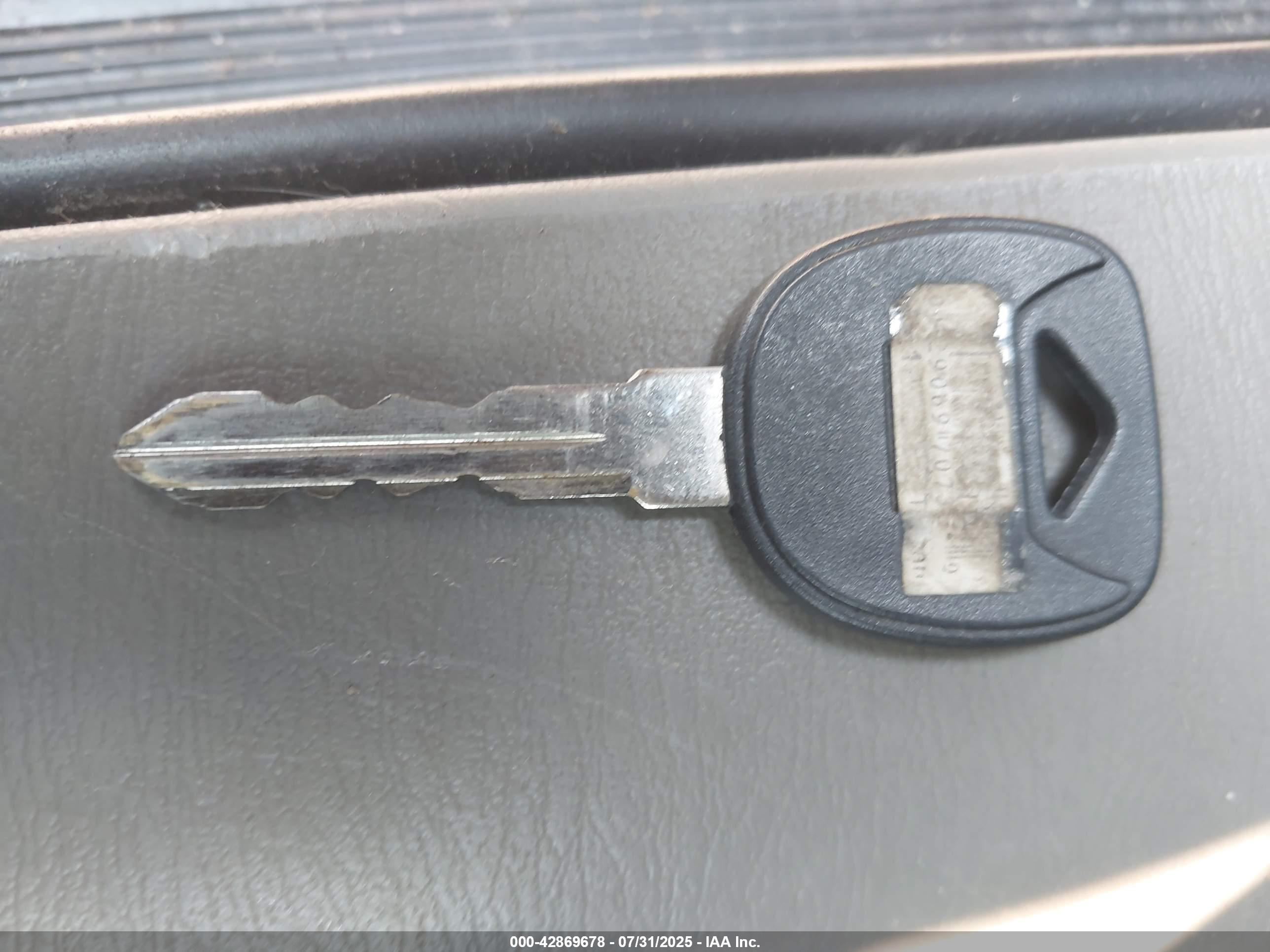 CHEVROLET CLASSIC image 11