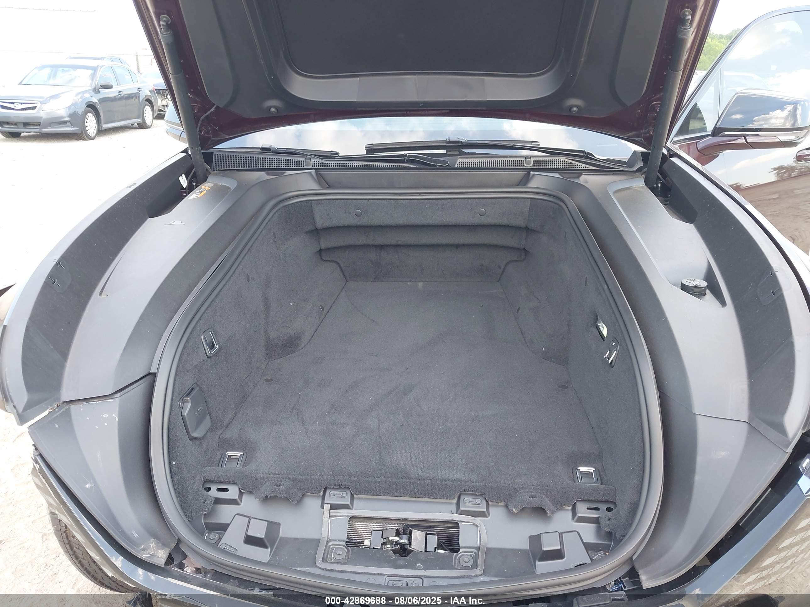 CADILLAC ESCALADE image 10