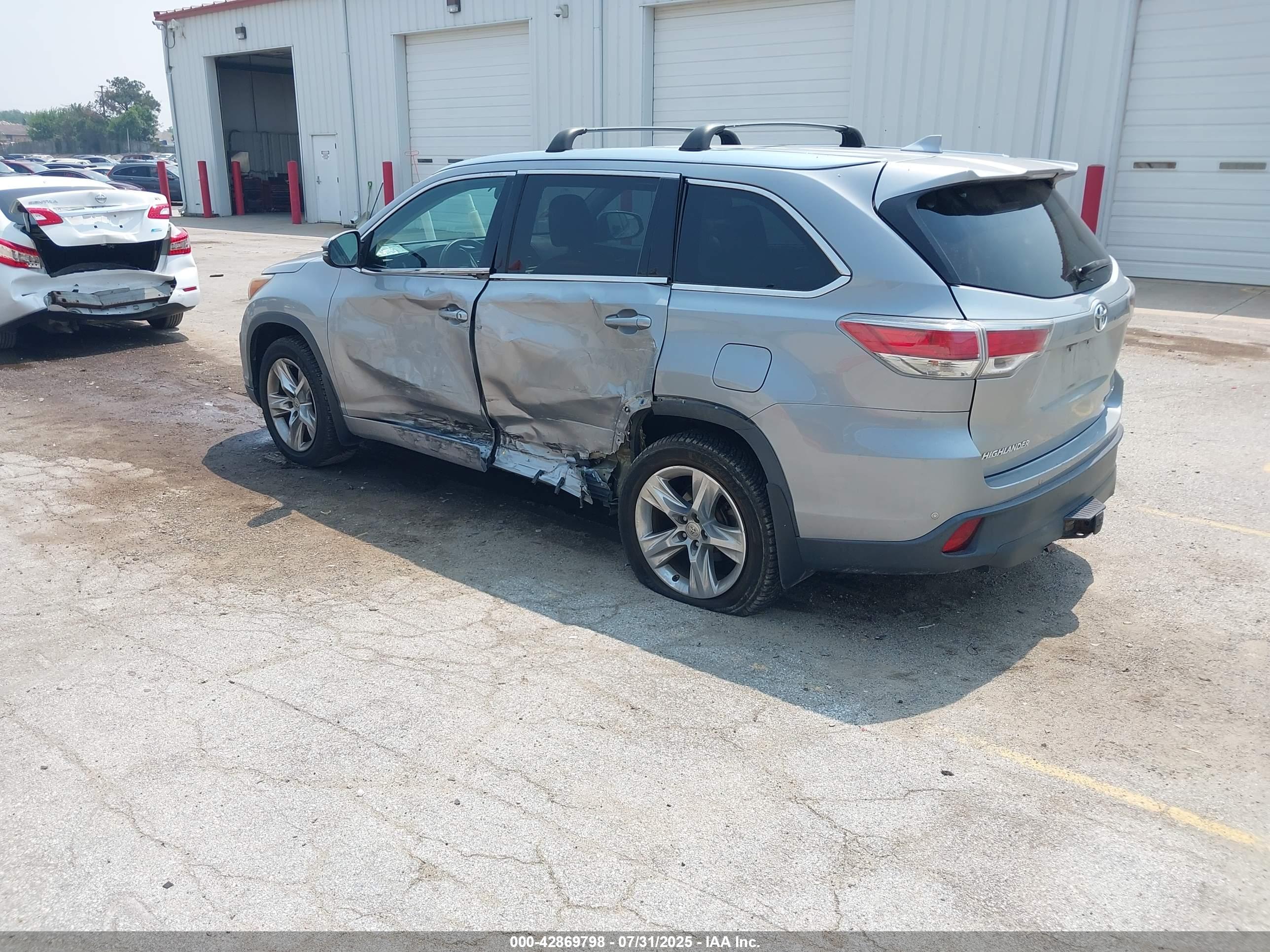 TOYOTA HIGHLANDER image 3