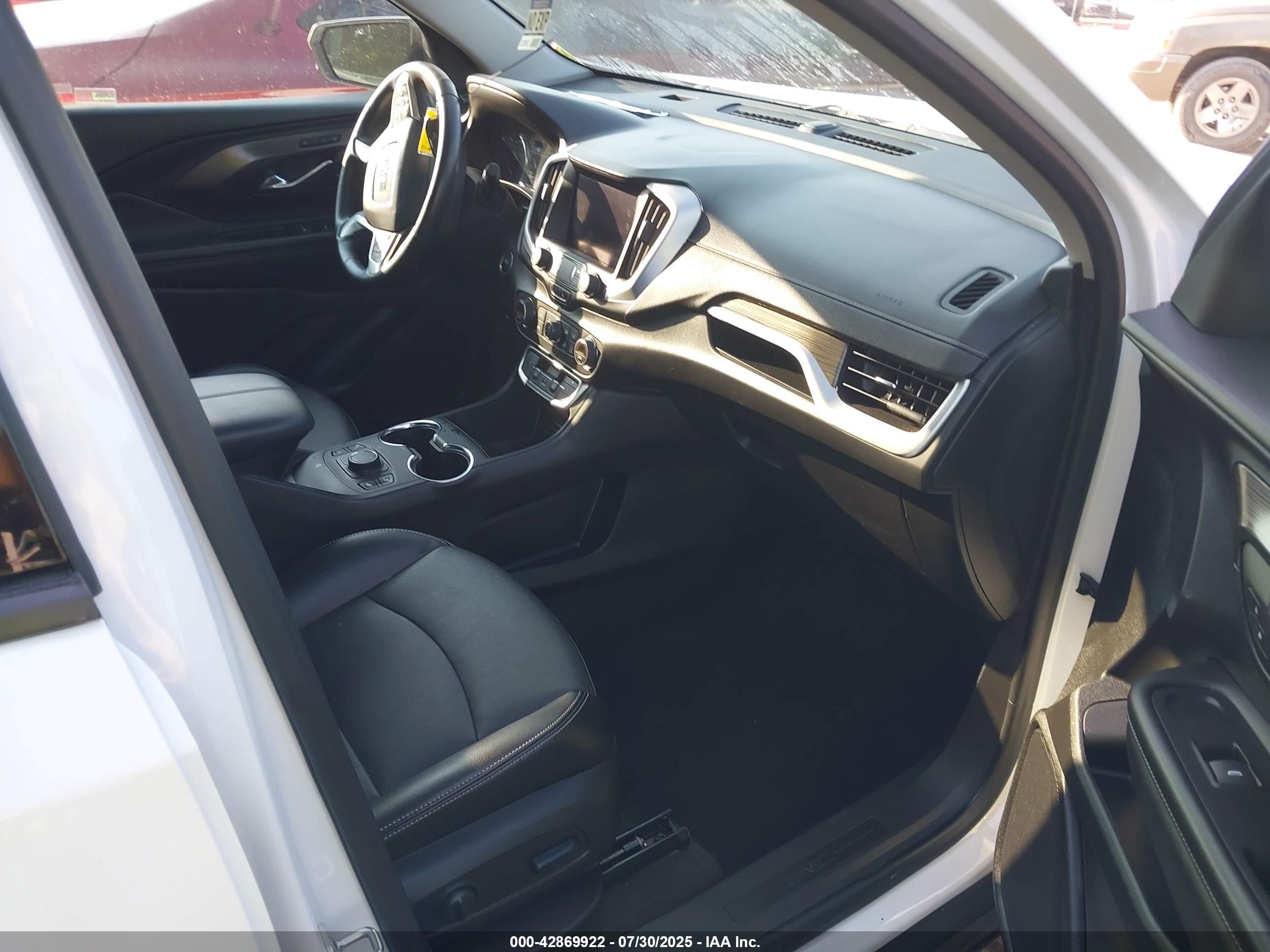 GMC TERRAIN image 5