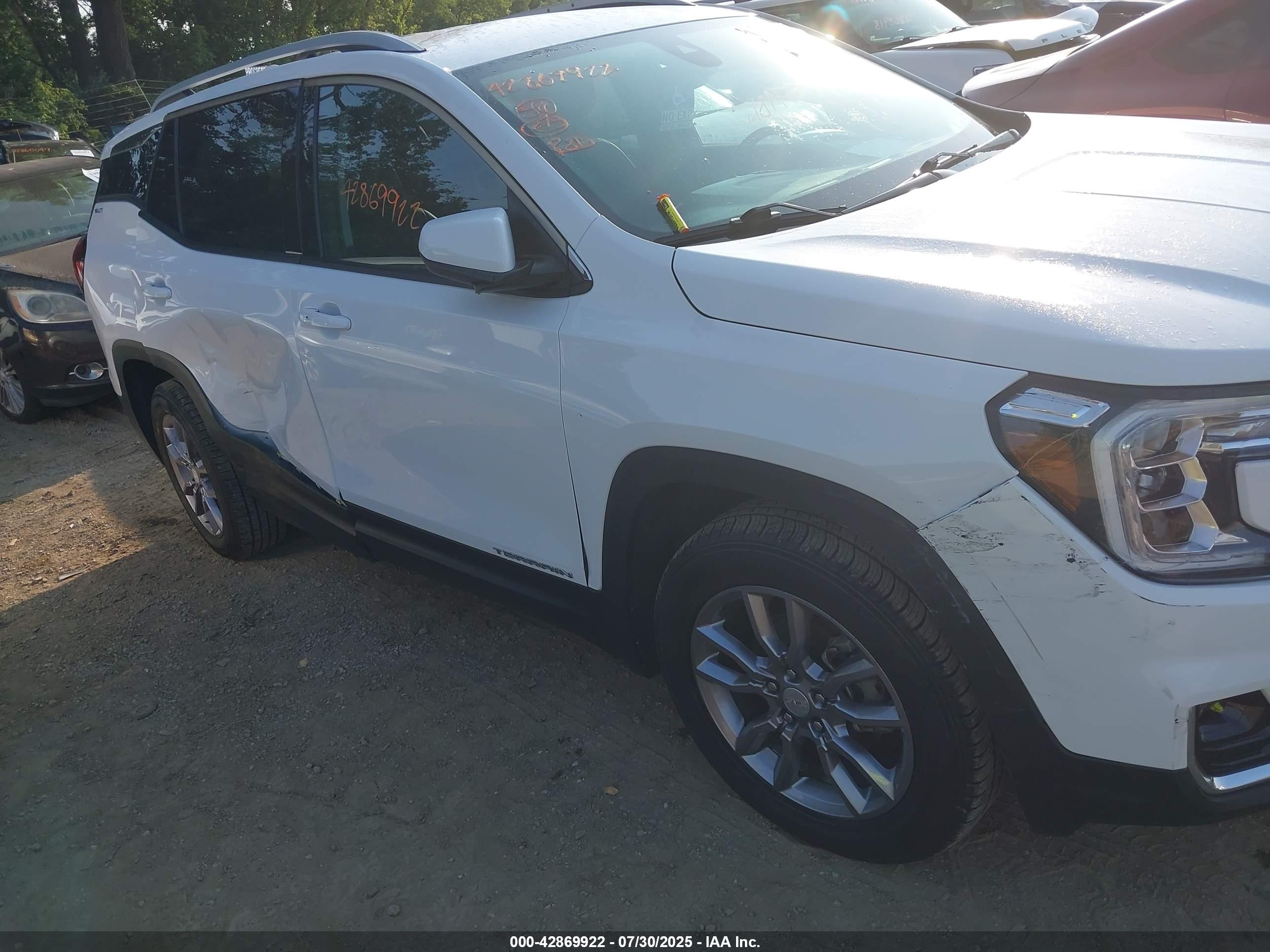 GMC TERRAIN image 6