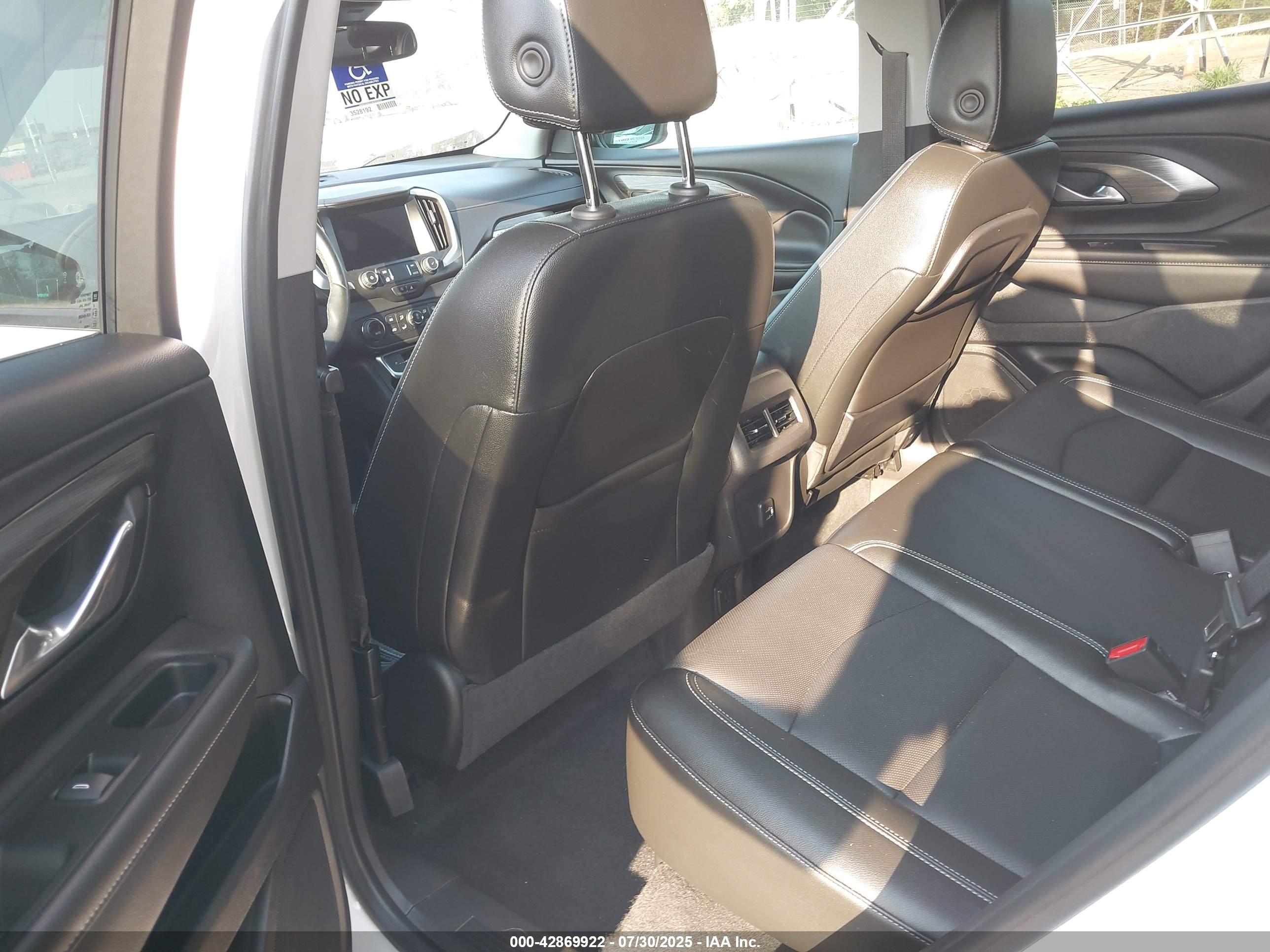 GMC TERRAIN image 8