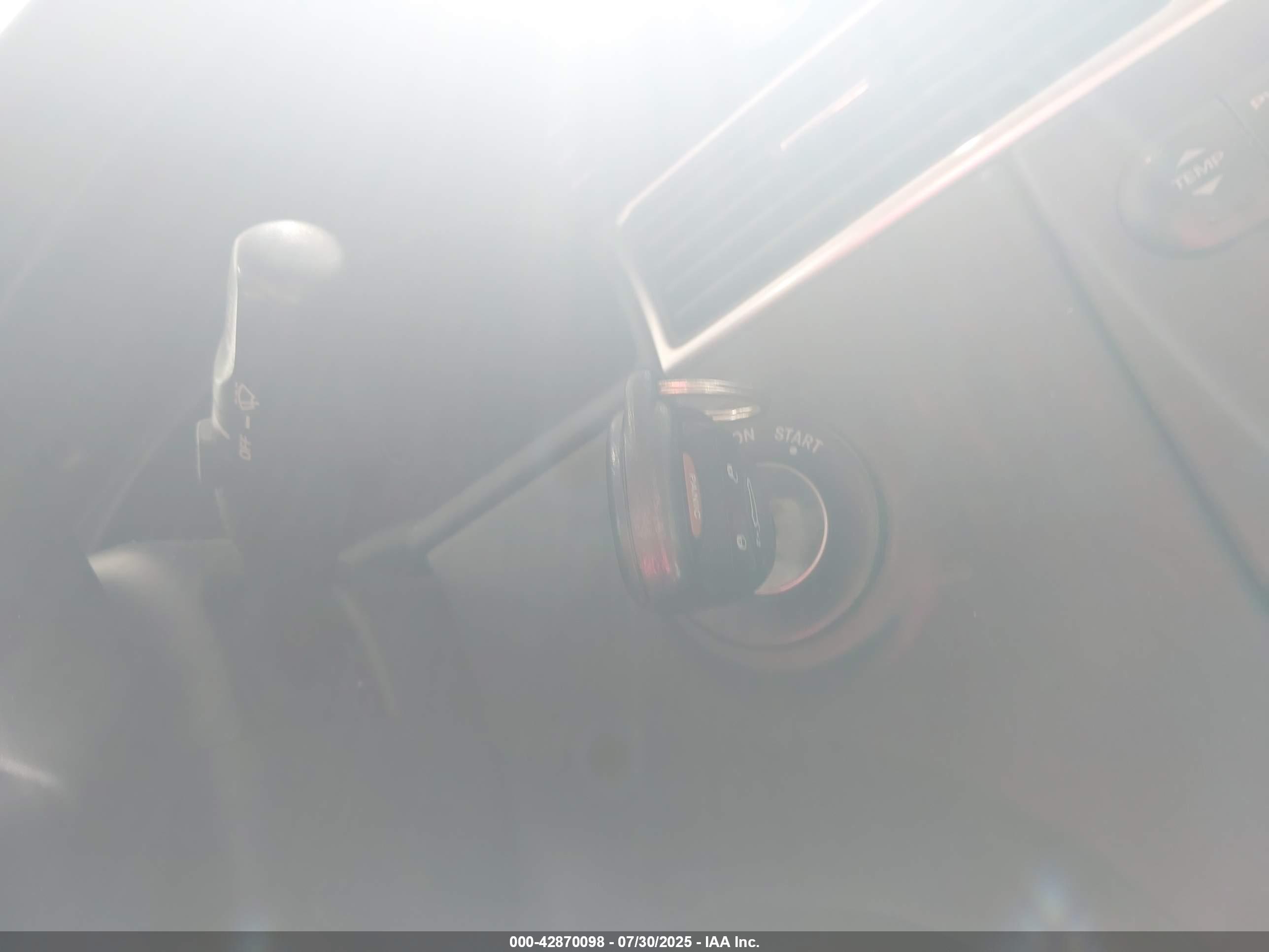 CHRYSLER PACIFICA image 11