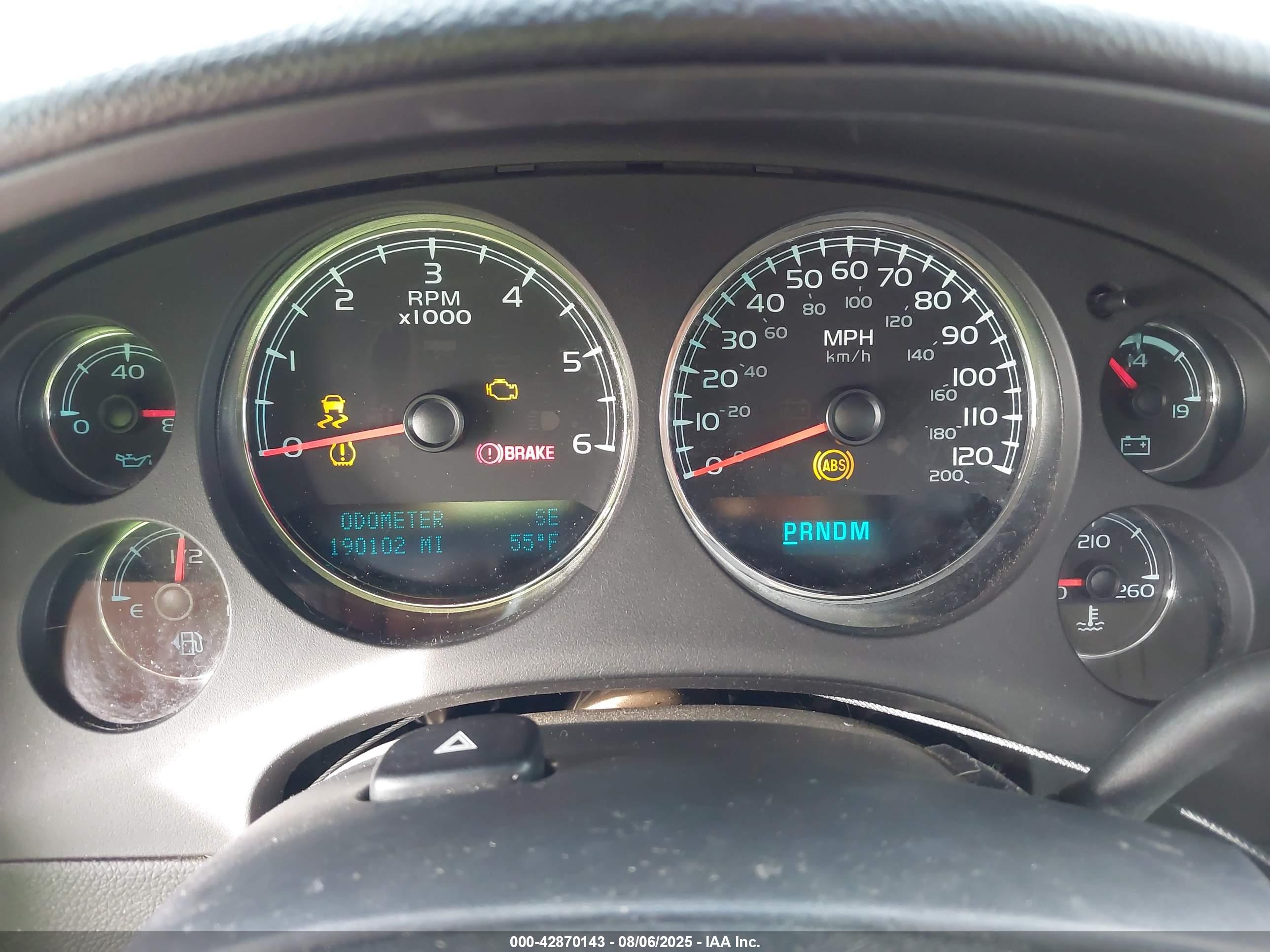 CHEVROLET TAHOE image 7