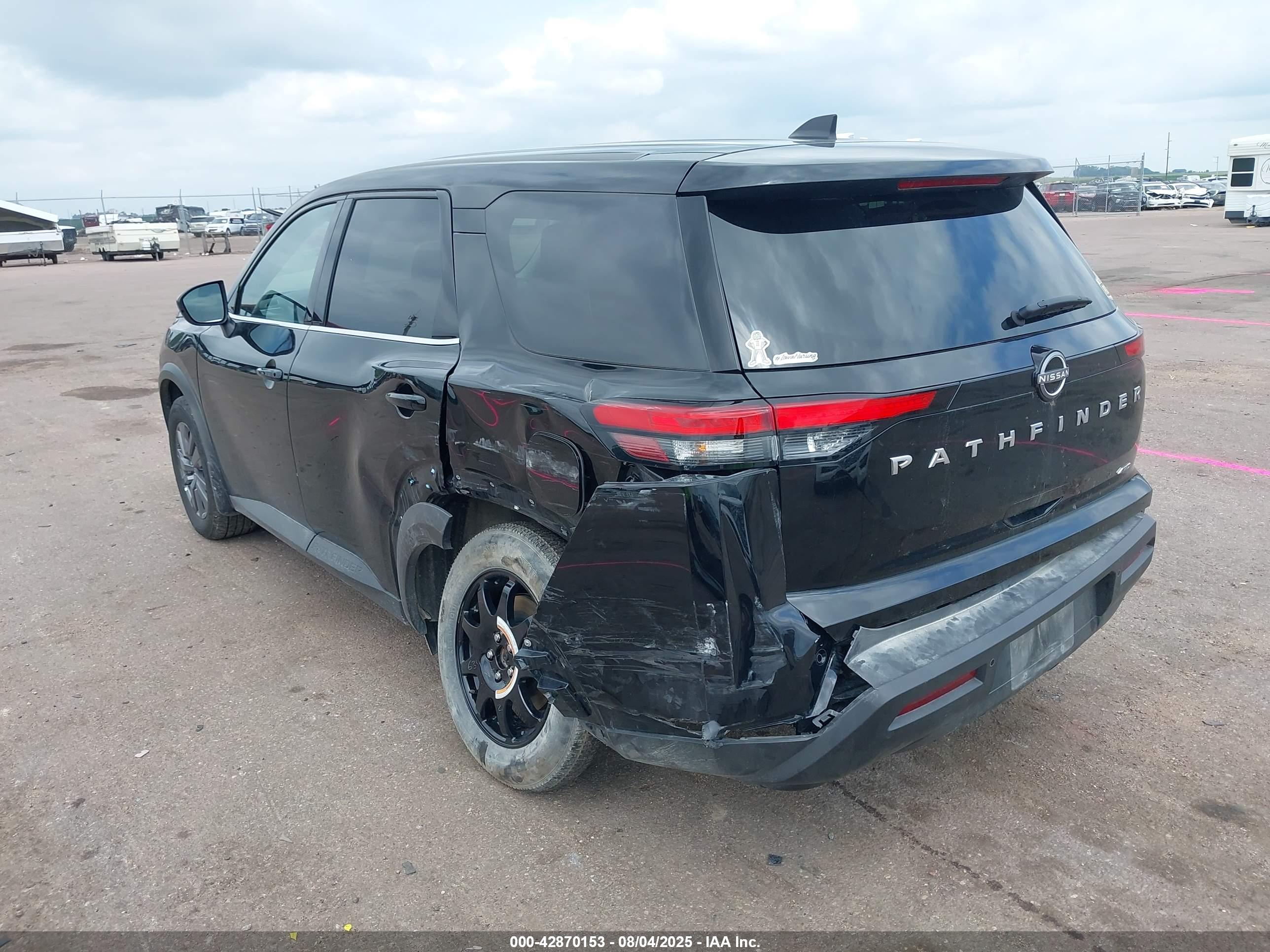 NISSAN PATHFINDER image 3