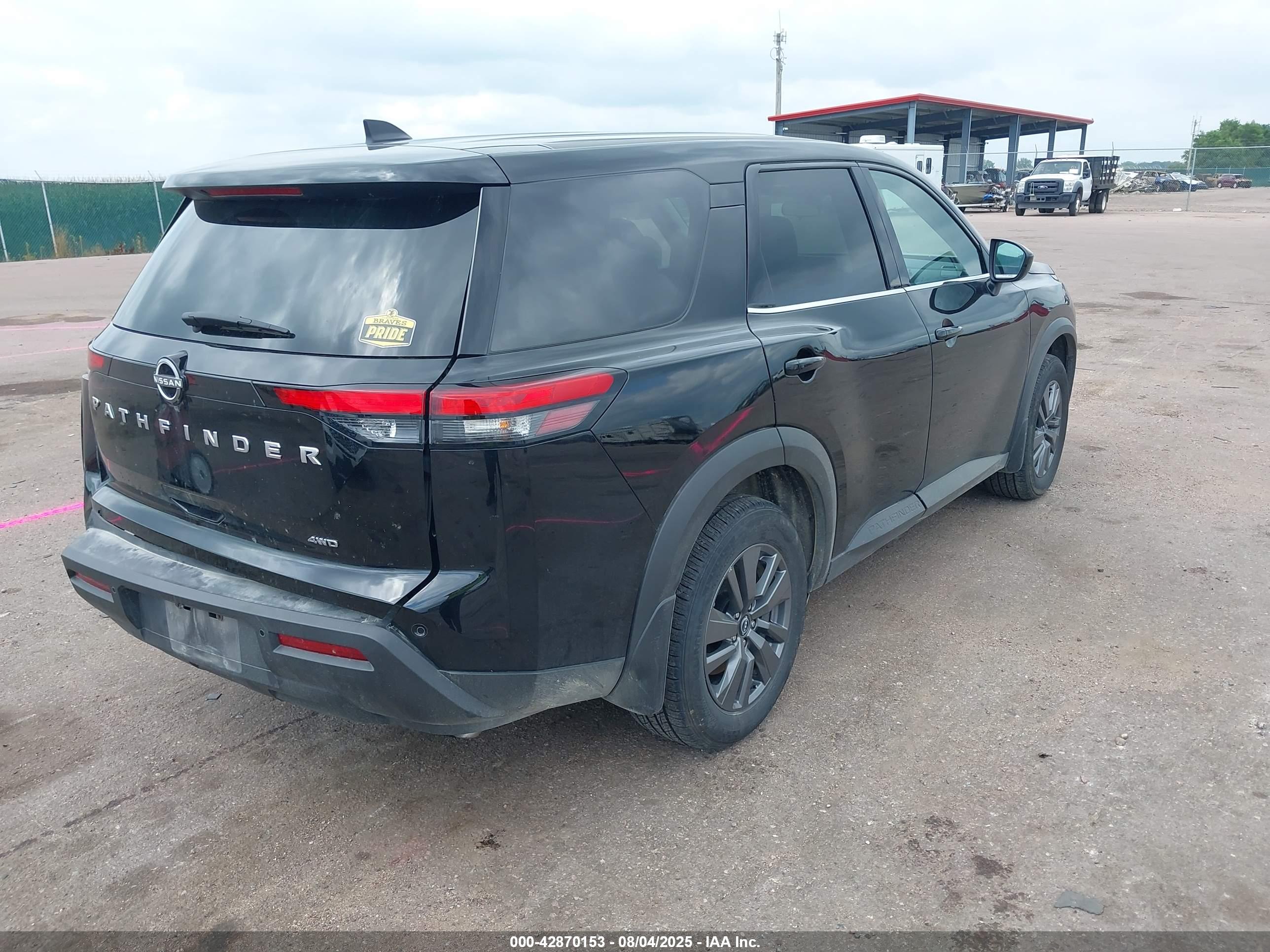 NISSAN PATHFINDER image 4